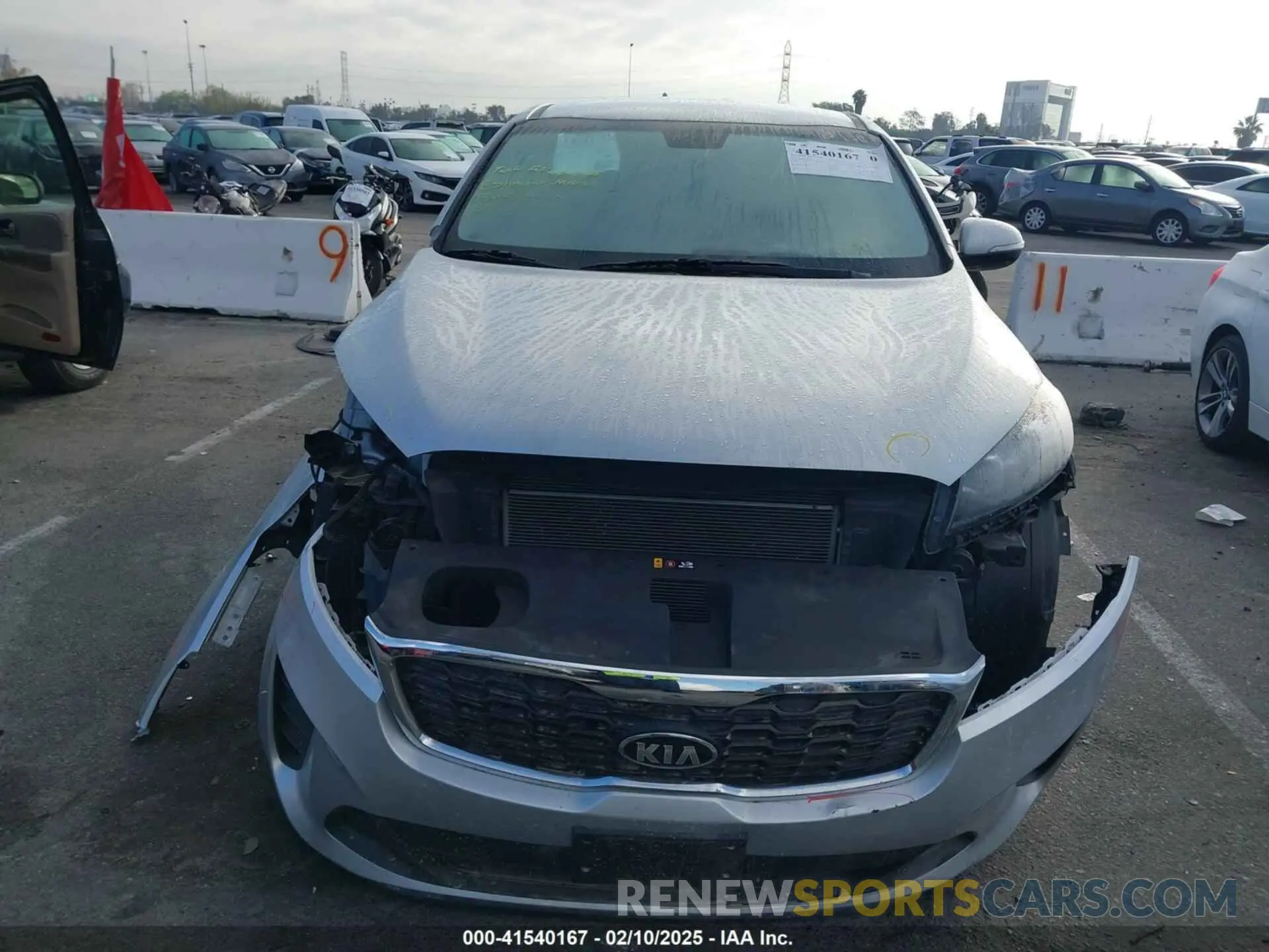 12 fotografías del automóvil dañado 5XYPG4A33KG575023 KIA SORENTO 2019