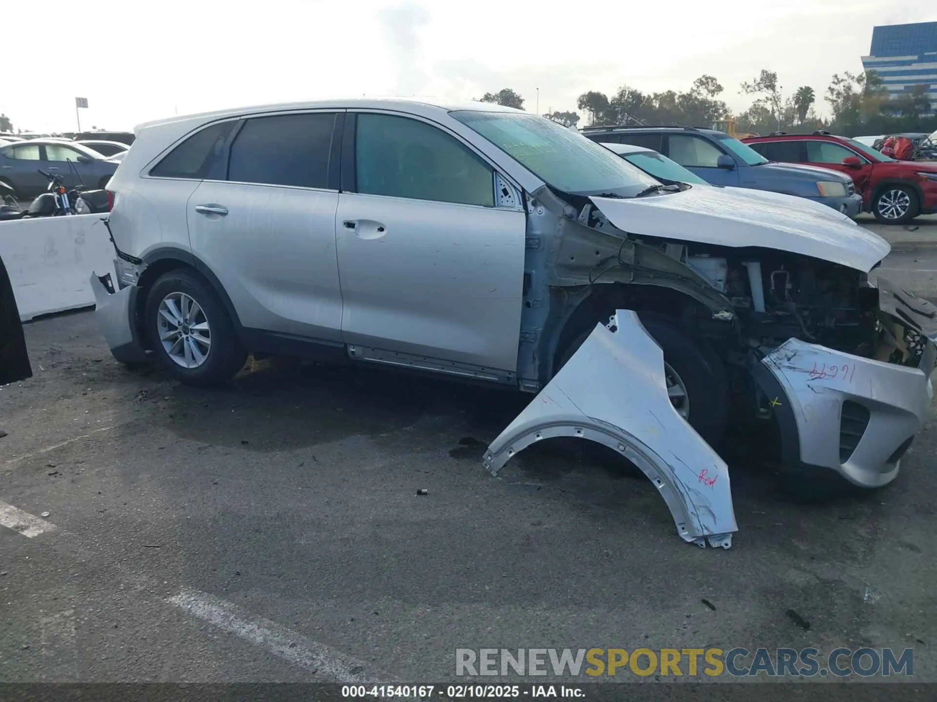 13 fotografías del automóvil dañado 5XYPG4A33KG575023 KIA SORENTO 2019