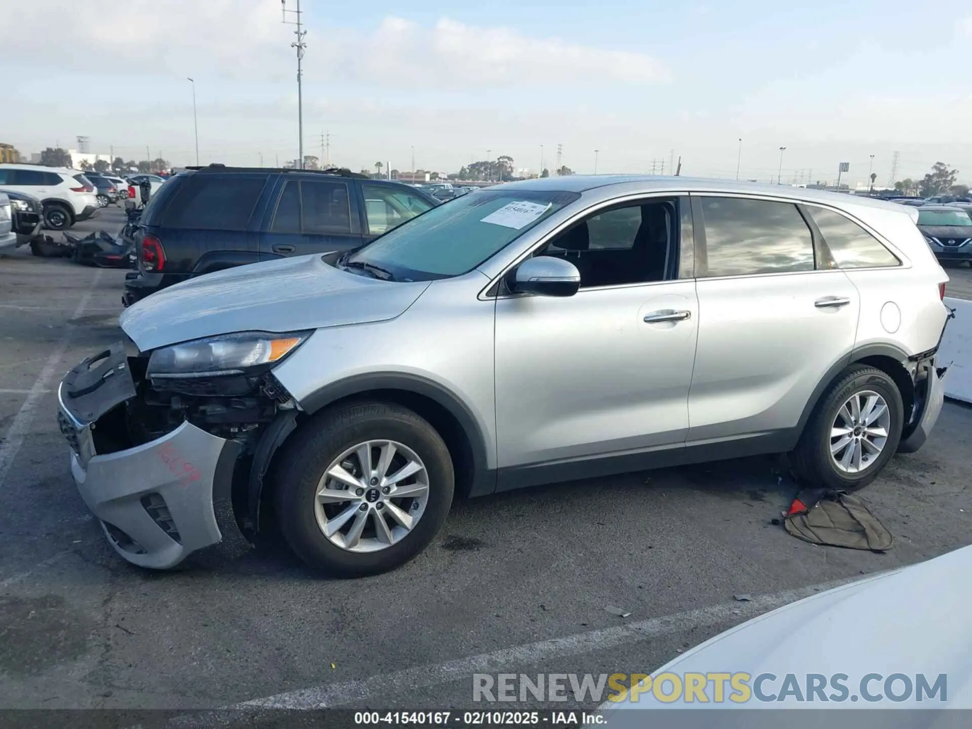 14 fotografías del automóvil dañado 5XYPG4A33KG575023 KIA SORENTO 2019