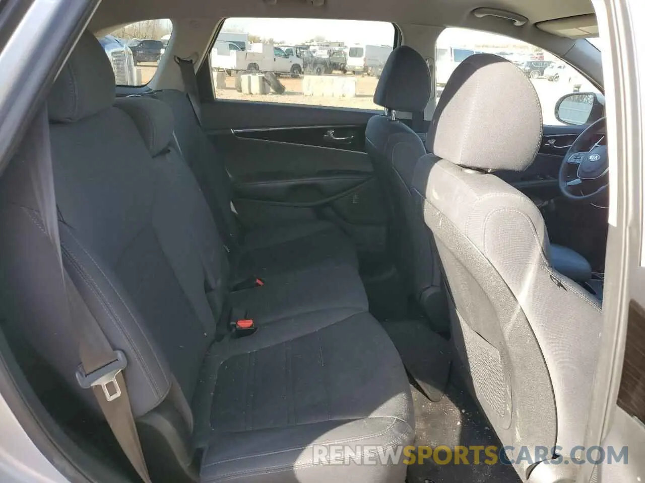 11 fotografías del automóvil dañado 5XYPG4A33KG579962 KIA SORENTO 2019