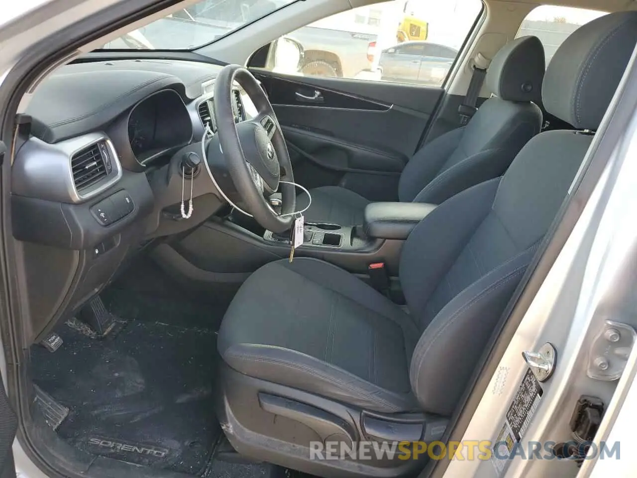 7 fotografías del automóvil dañado 5XYPG4A33KG579962 KIA SORENTO 2019