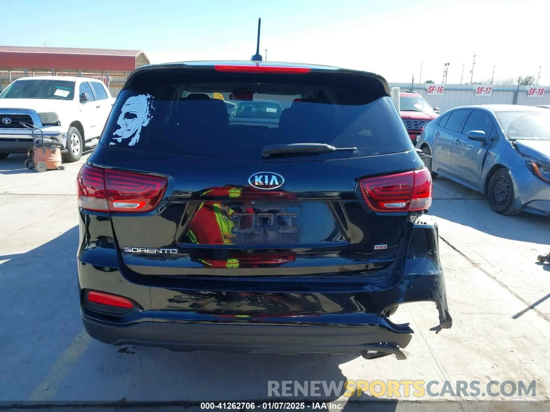 16 fotografías del automóvil dañado 5XYPG4A33KG582988 KIA SORENTO 2019
