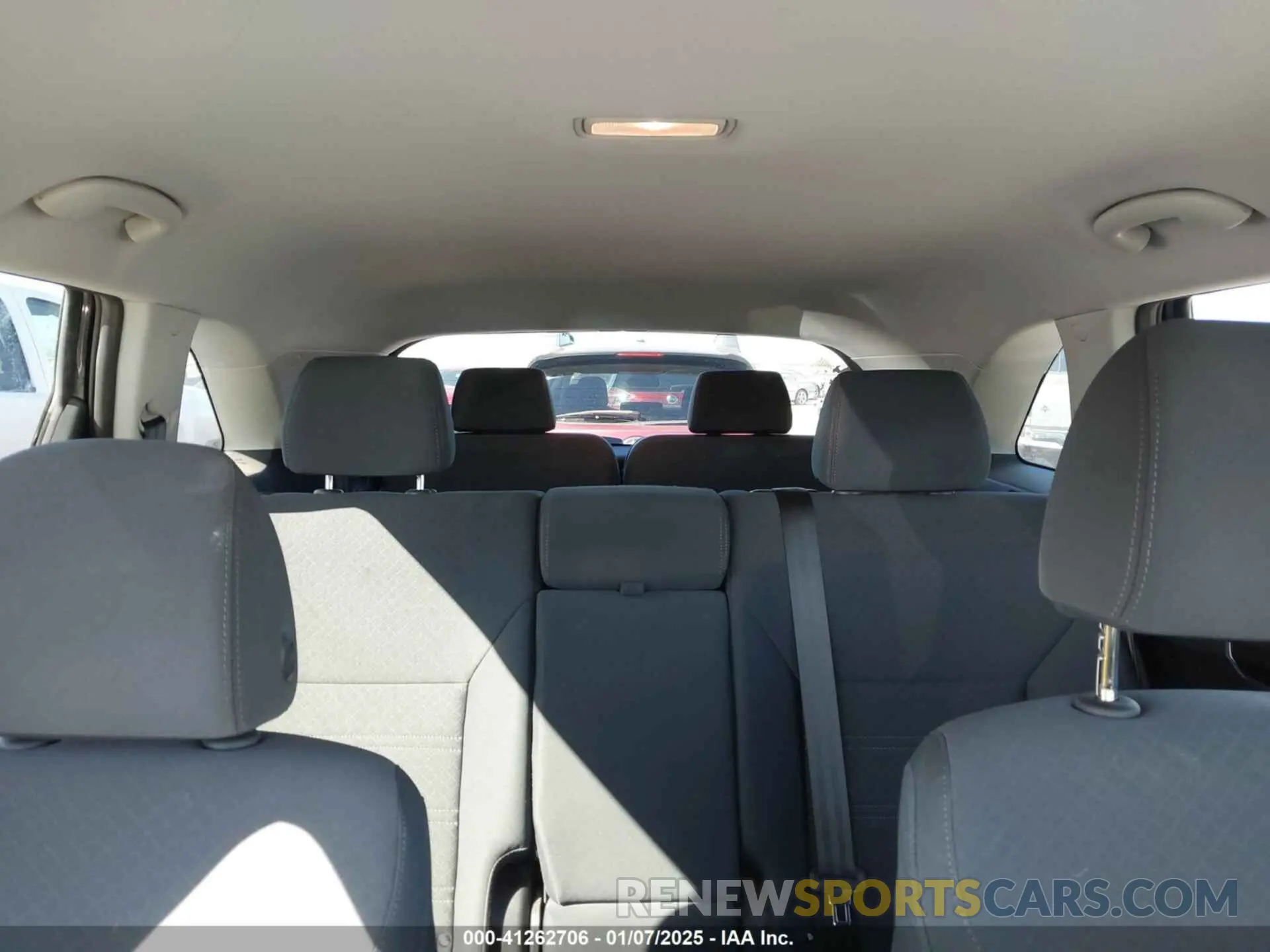 8 fotografías del automóvil dañado 5XYPG4A33KG582988 KIA SORENTO 2019