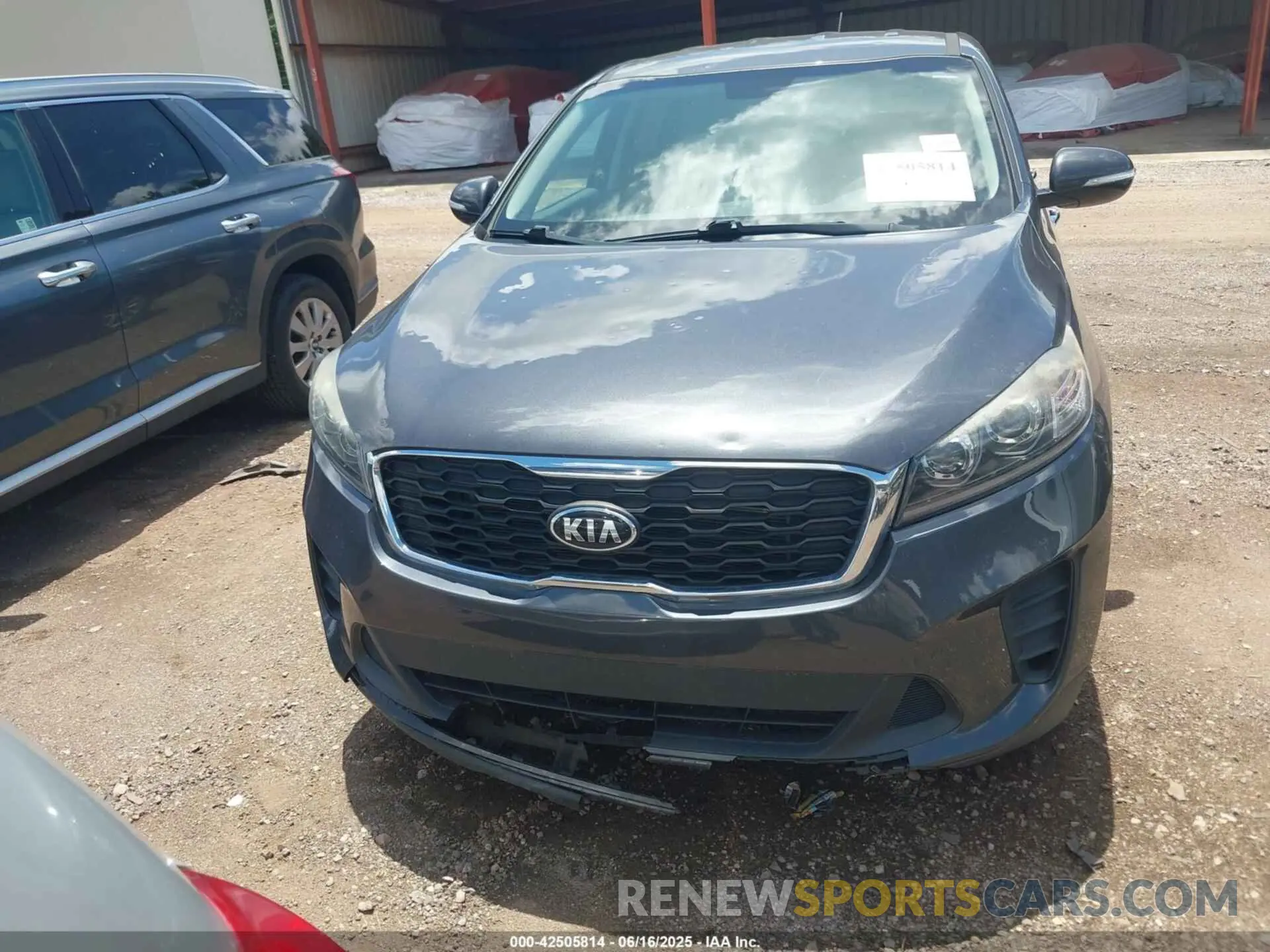 13 fotografías del automóvil dañado 5XYPG4A34KG445140 KIA SORENTO 2019