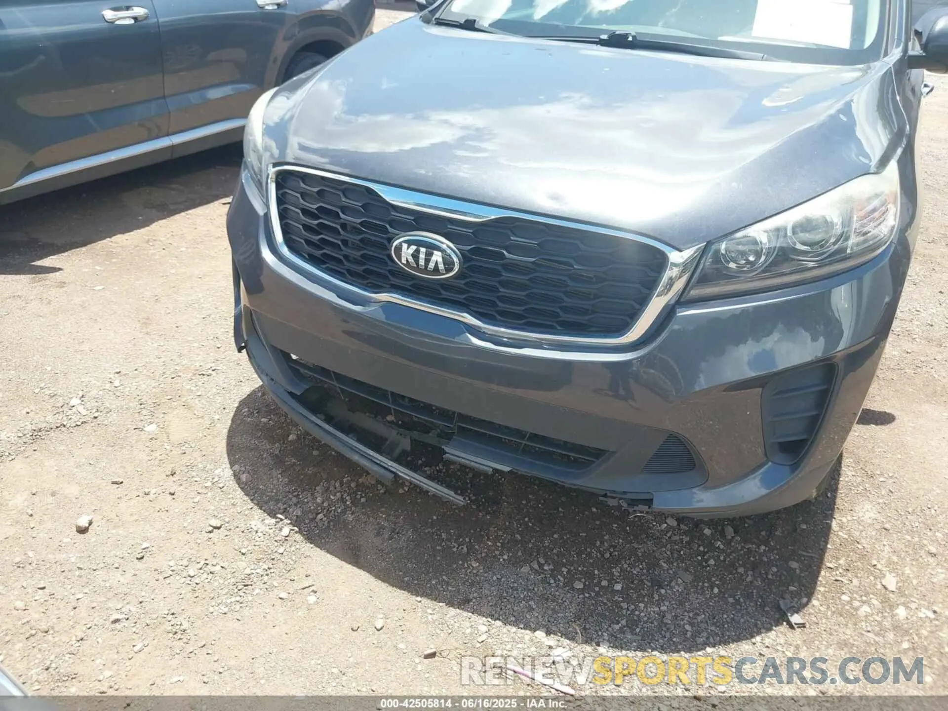 6 fotografías del automóvil dañado 5XYPG4A34KG445140 KIA SORENTO 2019