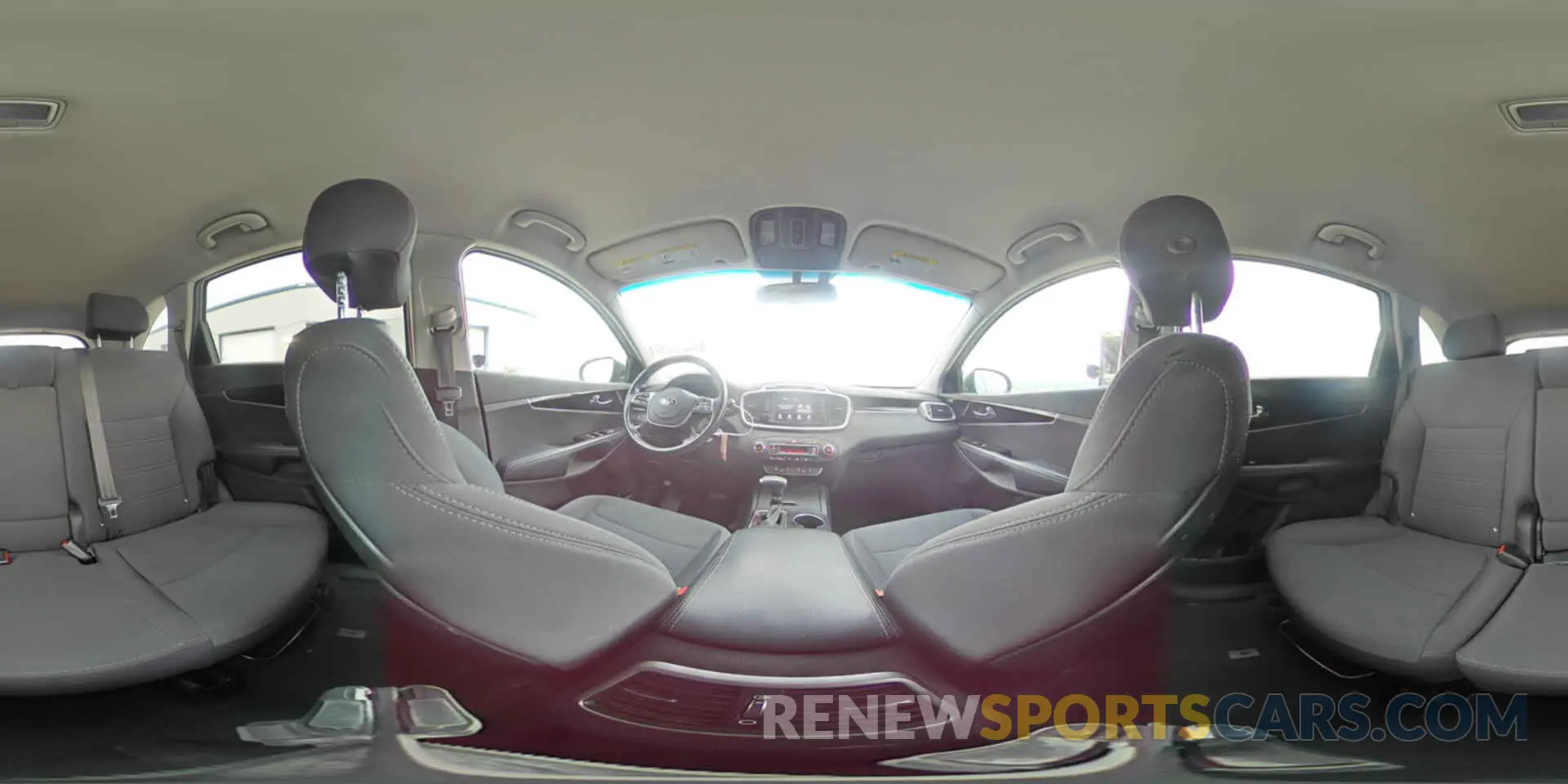 15 fotografías del automóvil dañado 5XYPG4A34KG534173 KIA SORENTO 2019