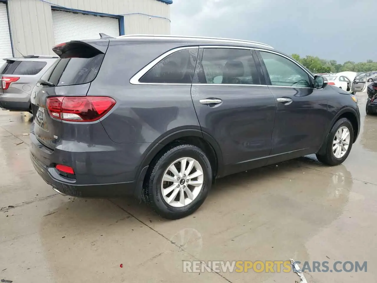 3 fotografías del automóvil dañado 5XYPG4A34KG534173 KIA SORENTO 2019