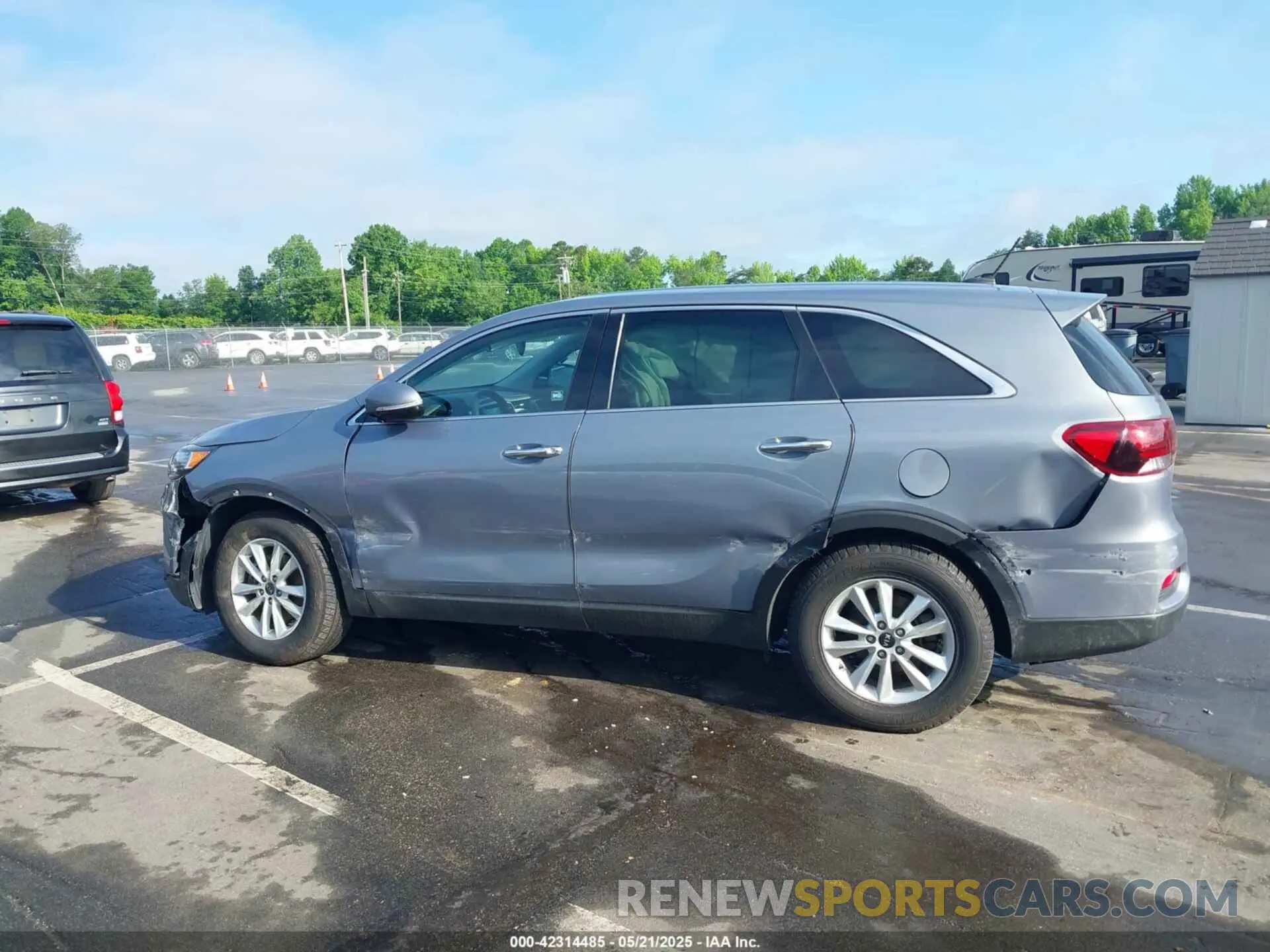13 fotografías del automóvil dañado 5XYPG4A34KG598987 KIA SORENTO 2019