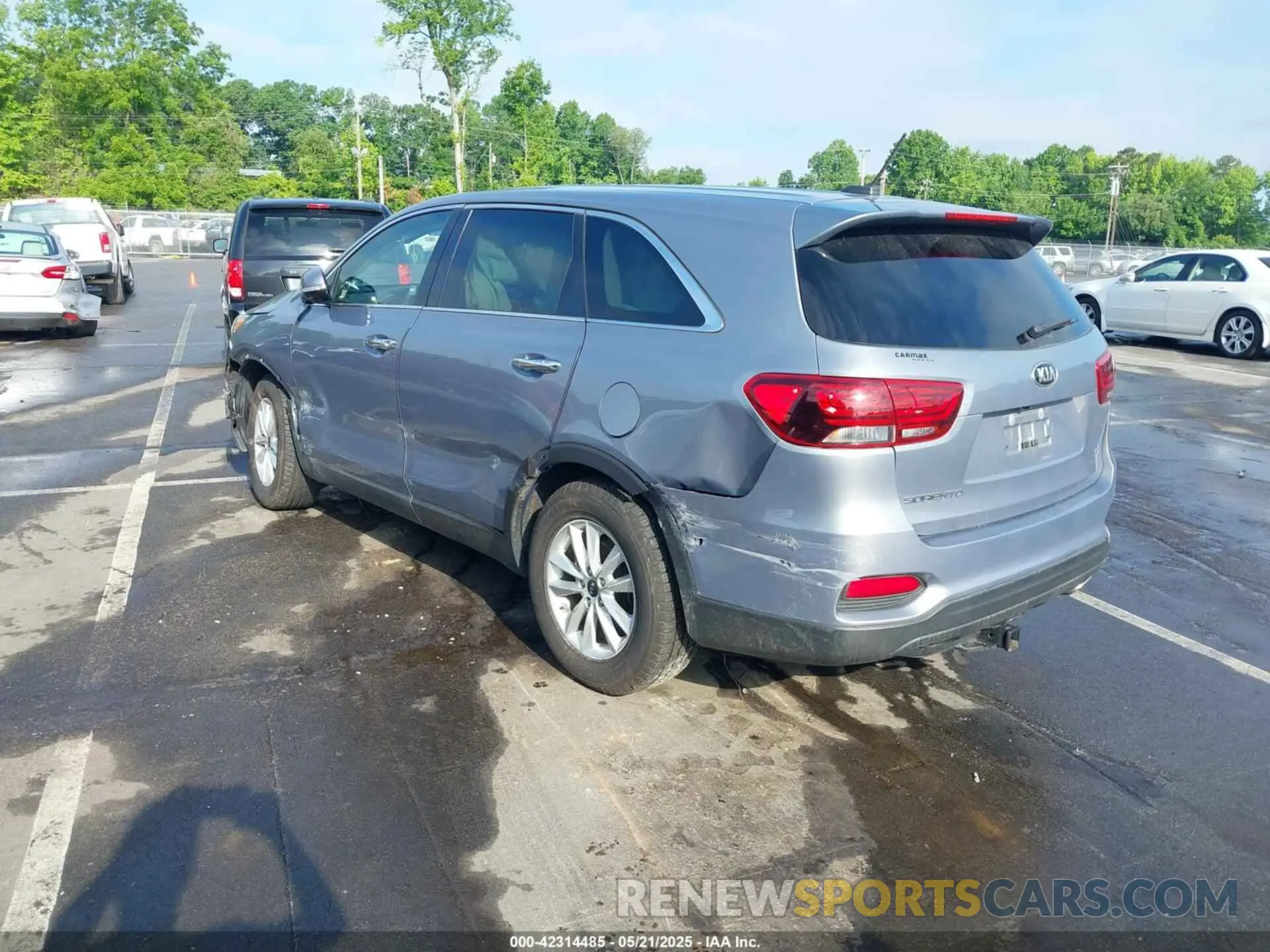 3 fotografías del automóvil dañado 5XYPG4A34KG598987 KIA SORENTO 2019