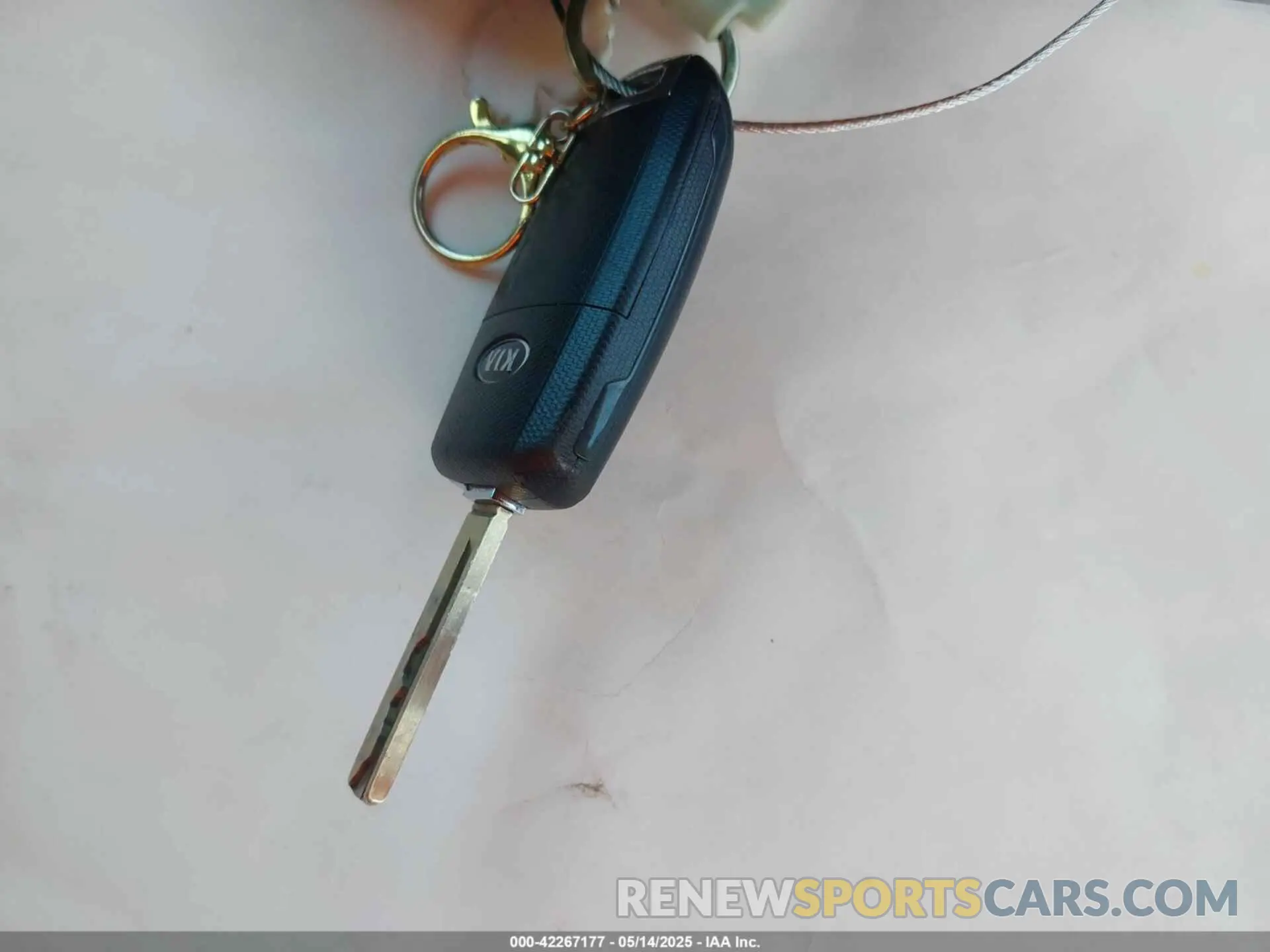 11 fotografías del automóvil dañado 5XYPG4A34KG610894 KIA SORENTO 2019