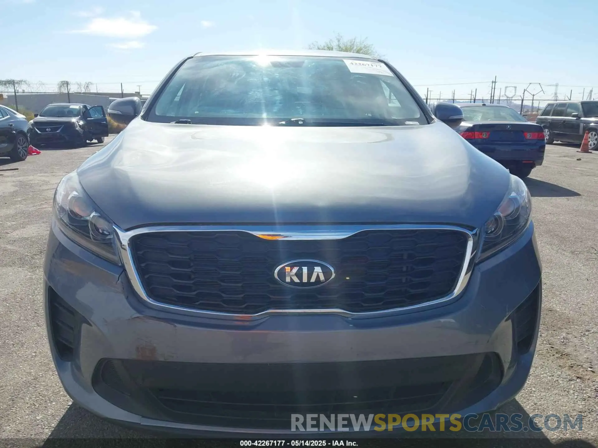 12 fotografías del automóvil dañado 5XYPG4A34KG610894 KIA SORENTO 2019