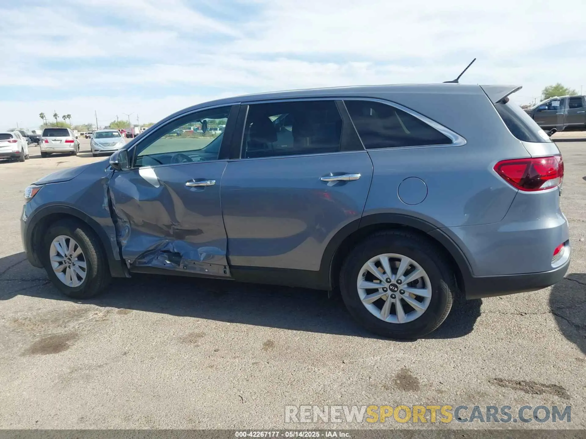 14 fotografías del automóvil dañado 5XYPG4A34KG610894 KIA SORENTO 2019