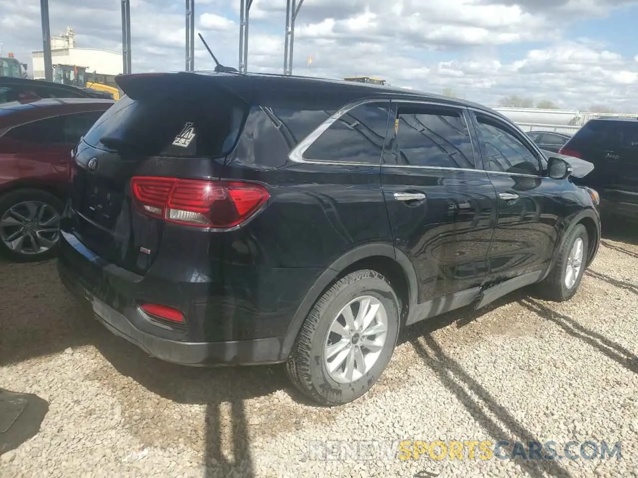 3 fotografías del automóvil dañado 5XYPG4A35KG533470 KIA SORENTO 2019