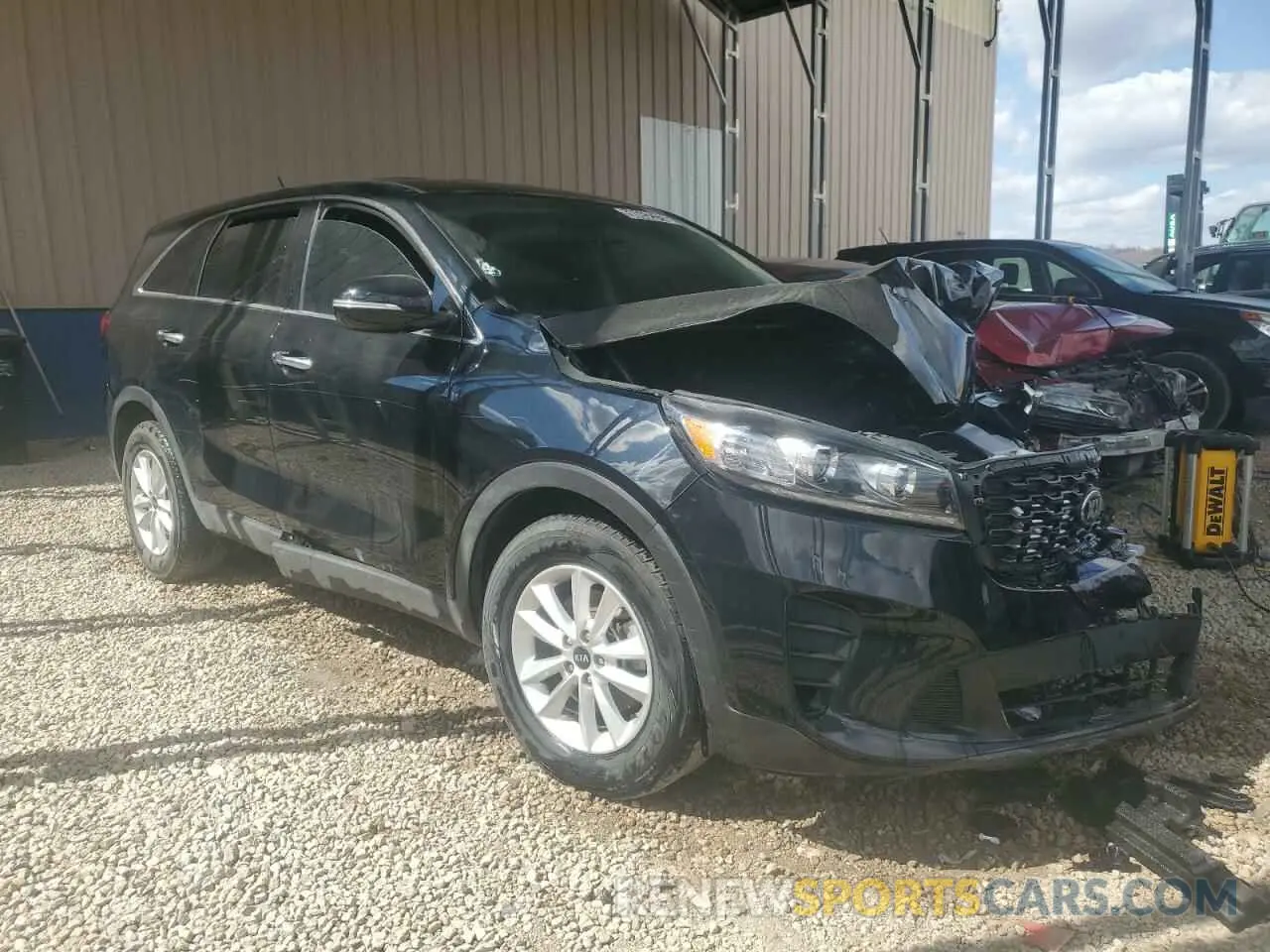 4 fotografías del automóvil dañado 5XYPG4A35KG533470 KIA SORENTO 2019