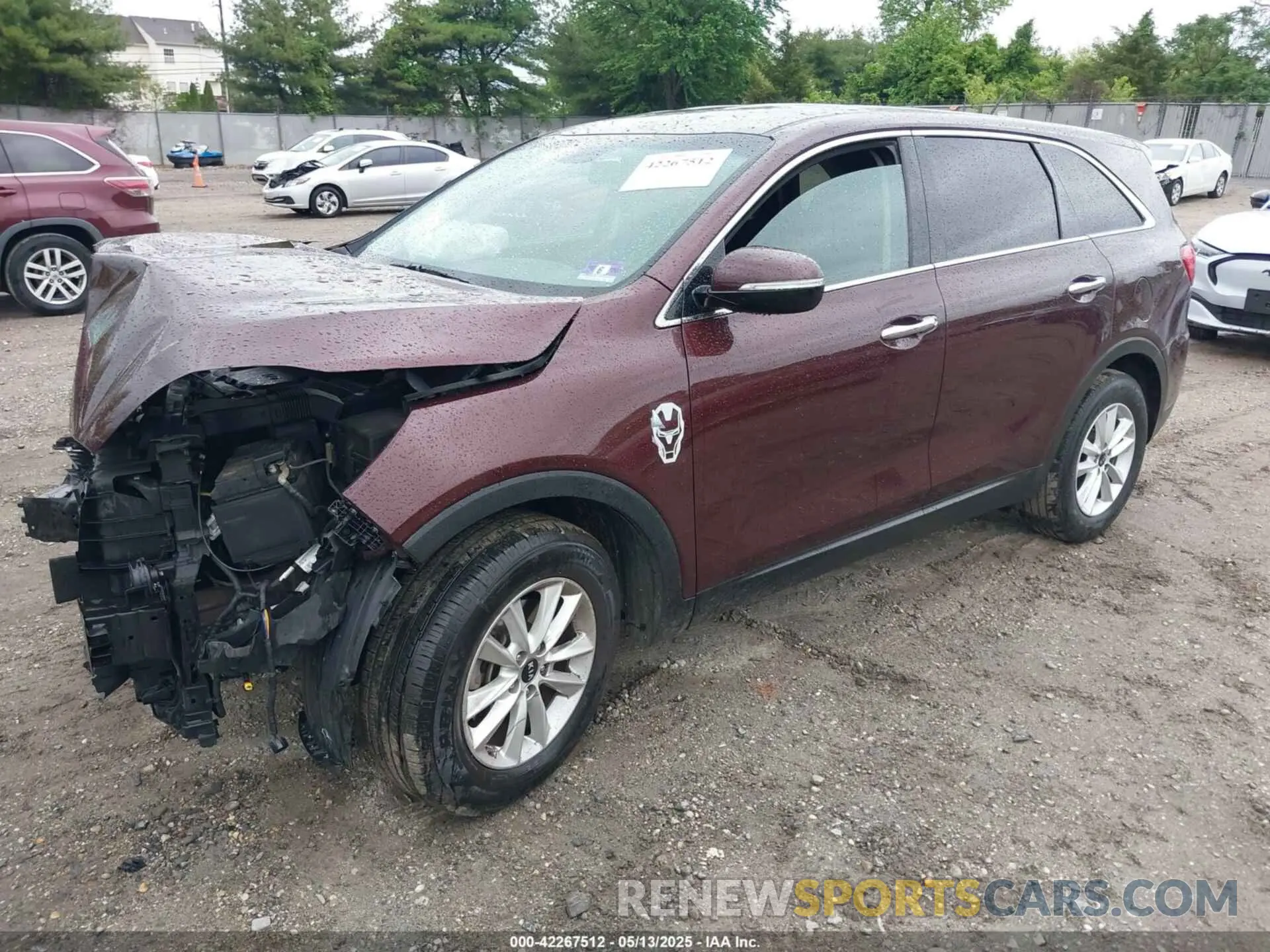 2 fotografías del automóvil dañado 5XYPG4A35KG576058 KIA SORENTO 2019