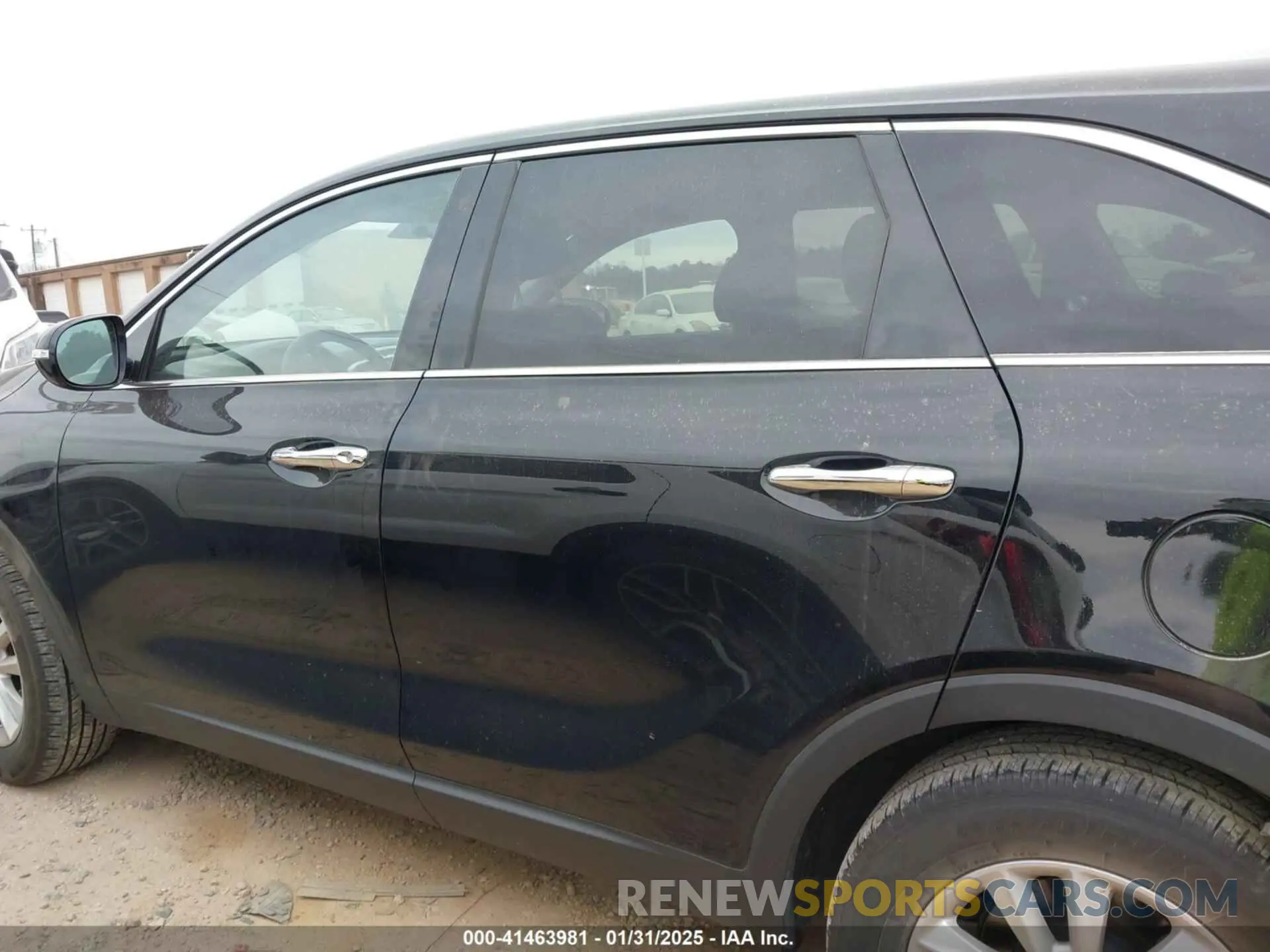 14 fotografías del automóvil dañado 5XYPG4A35KG577548 KIA SORENTO 2019