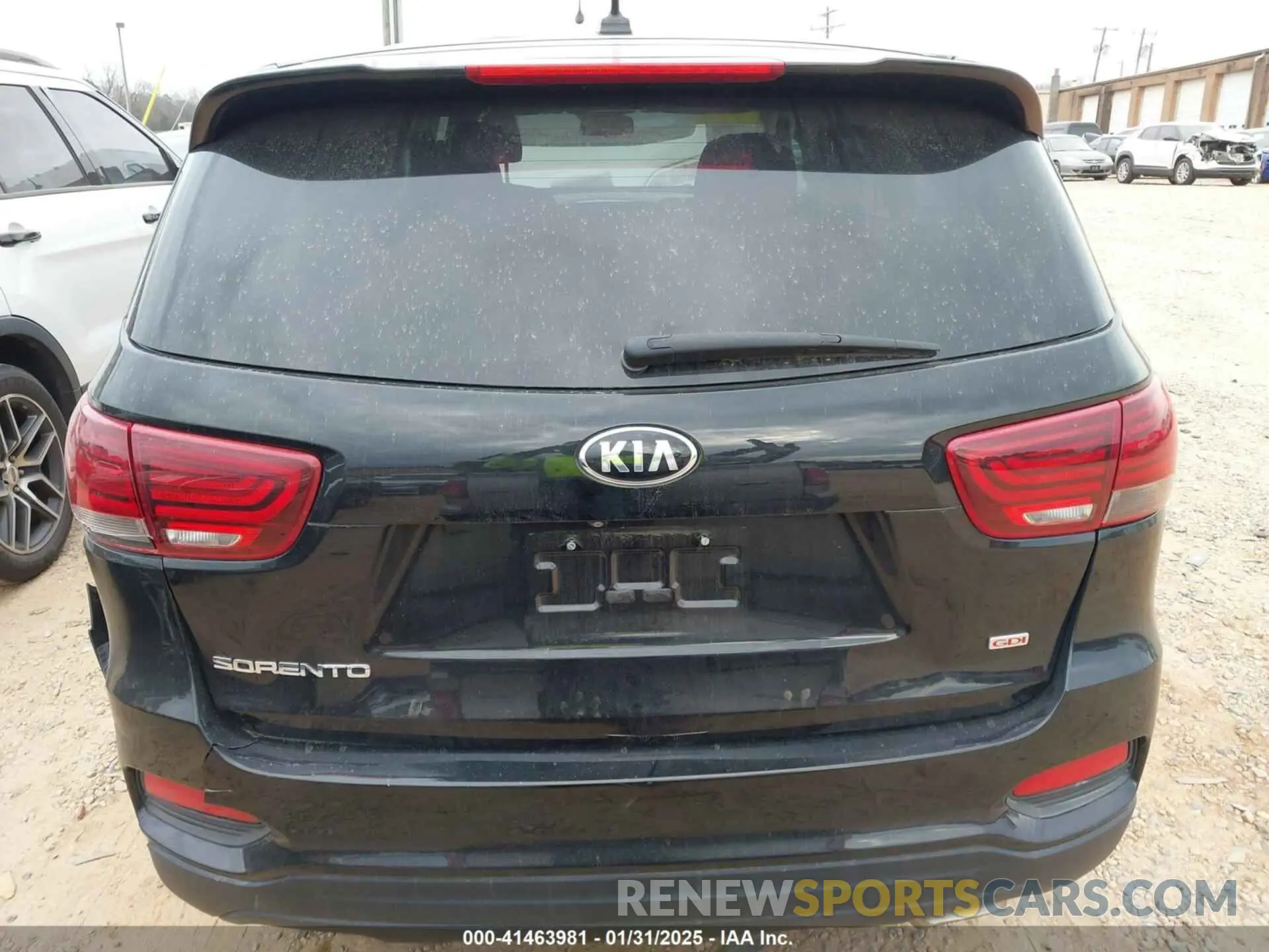 16 fotografías del automóvil dañado 5XYPG4A35KG577548 KIA SORENTO 2019