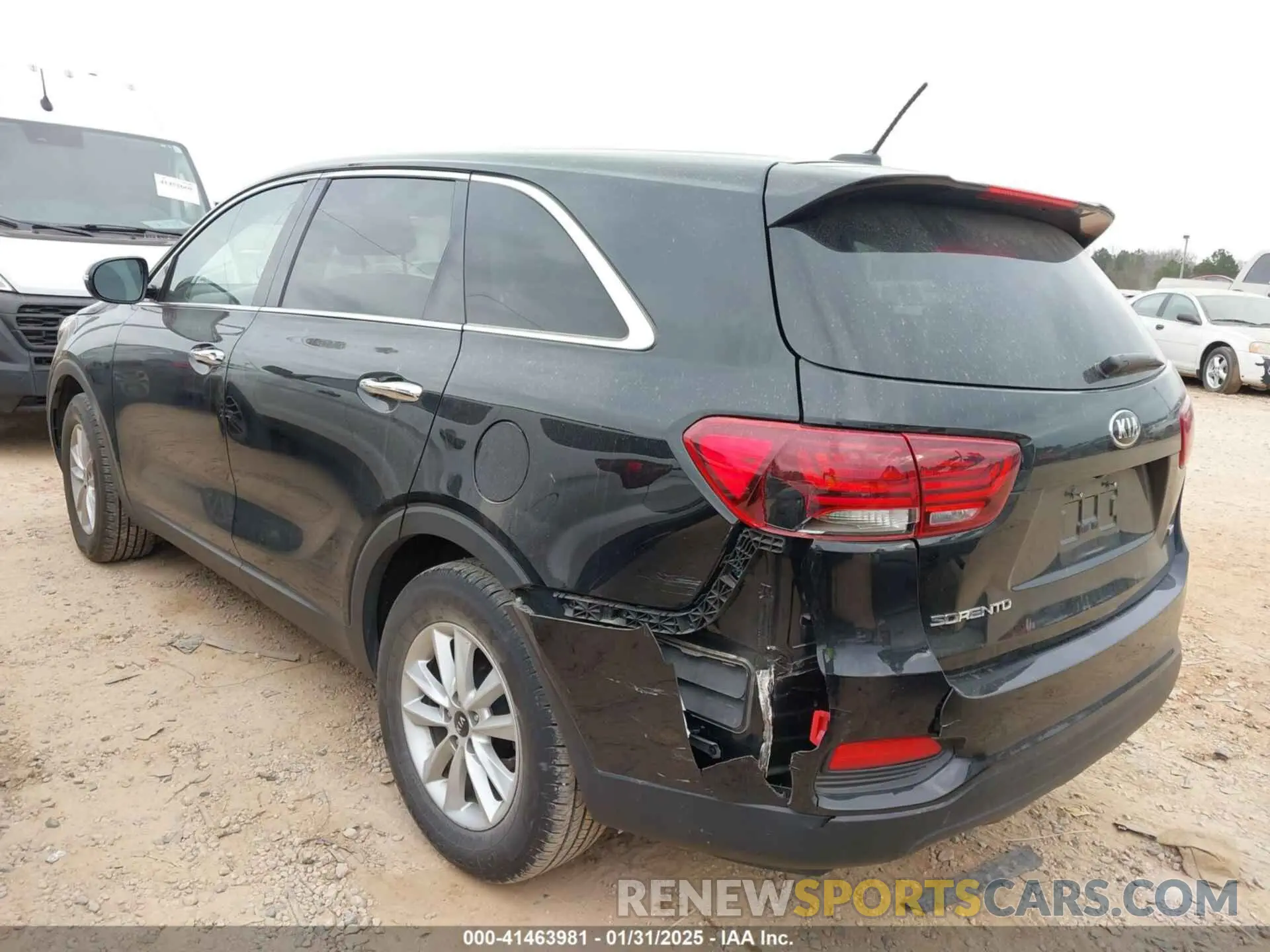3 fotografías del automóvil dañado 5XYPG4A35KG577548 KIA SORENTO 2019