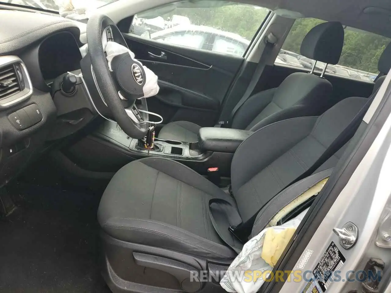 7 fotografías del automóvil dañado 5XYPG4A35KG581888 KIA SORENTO 2019