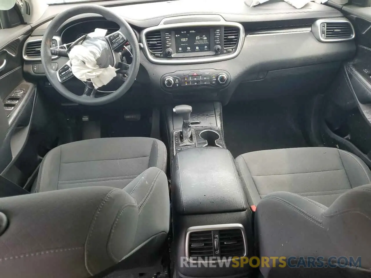 8 fotografías del automóvil dañado 5XYPG4A35KG581888 KIA SORENTO 2019