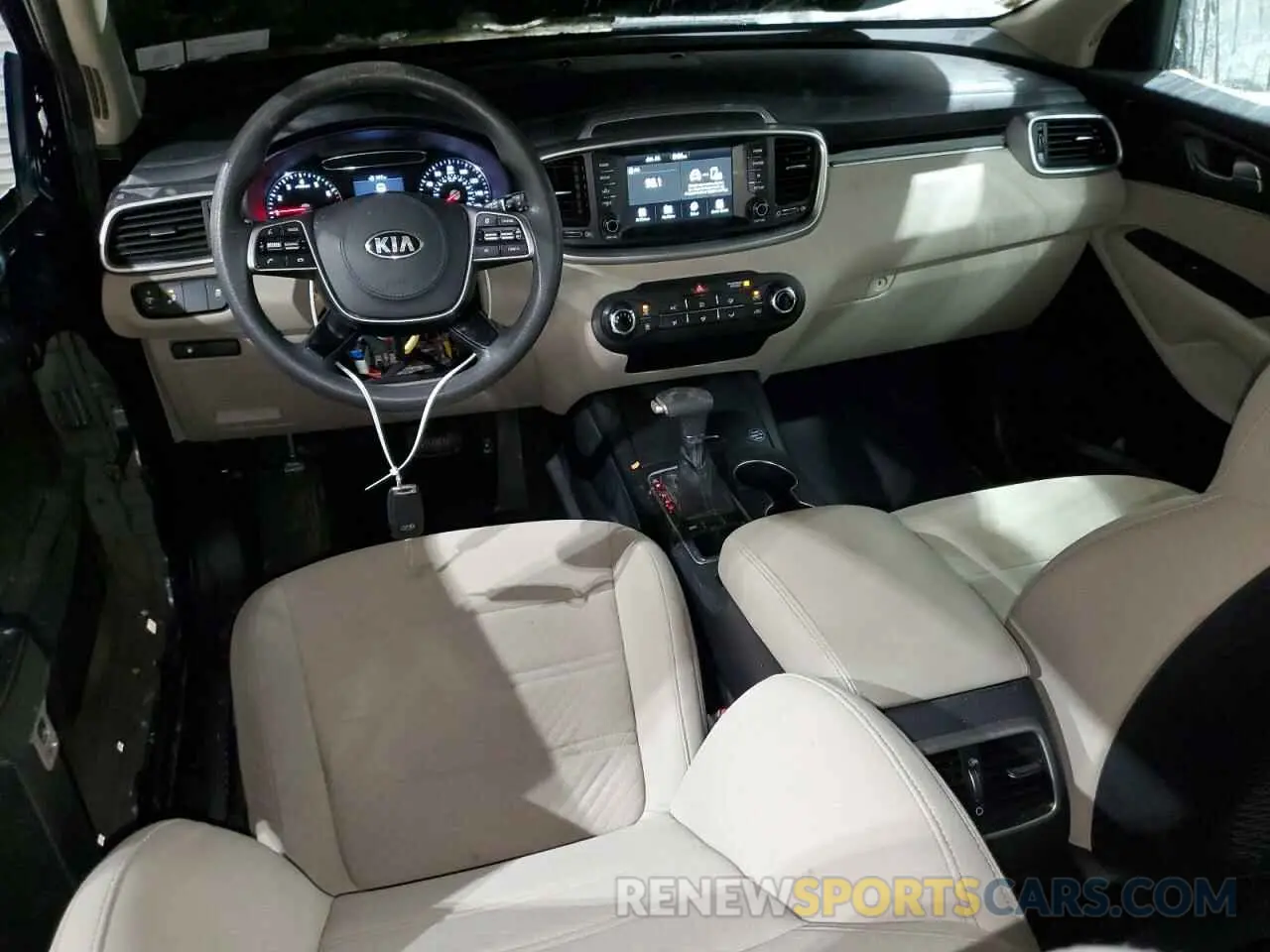 8 fotografías del automóvil dañado 5XYPG4A36KG546941 KIA SORENTO 2019