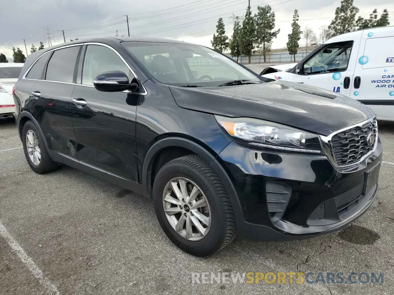 4 fotografías del automóvil dañado 5XYPG4A36KG568194 KIA SORENTO 2019