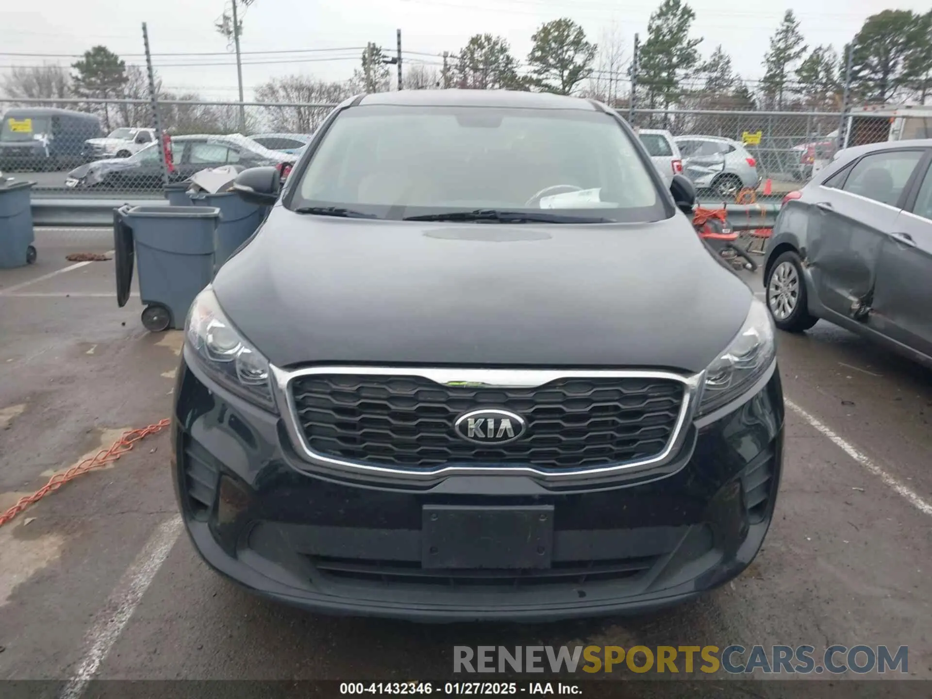 12 fotografías del automóvil dañado 5XYPG4A36KG575579 KIA SORENTO 2019