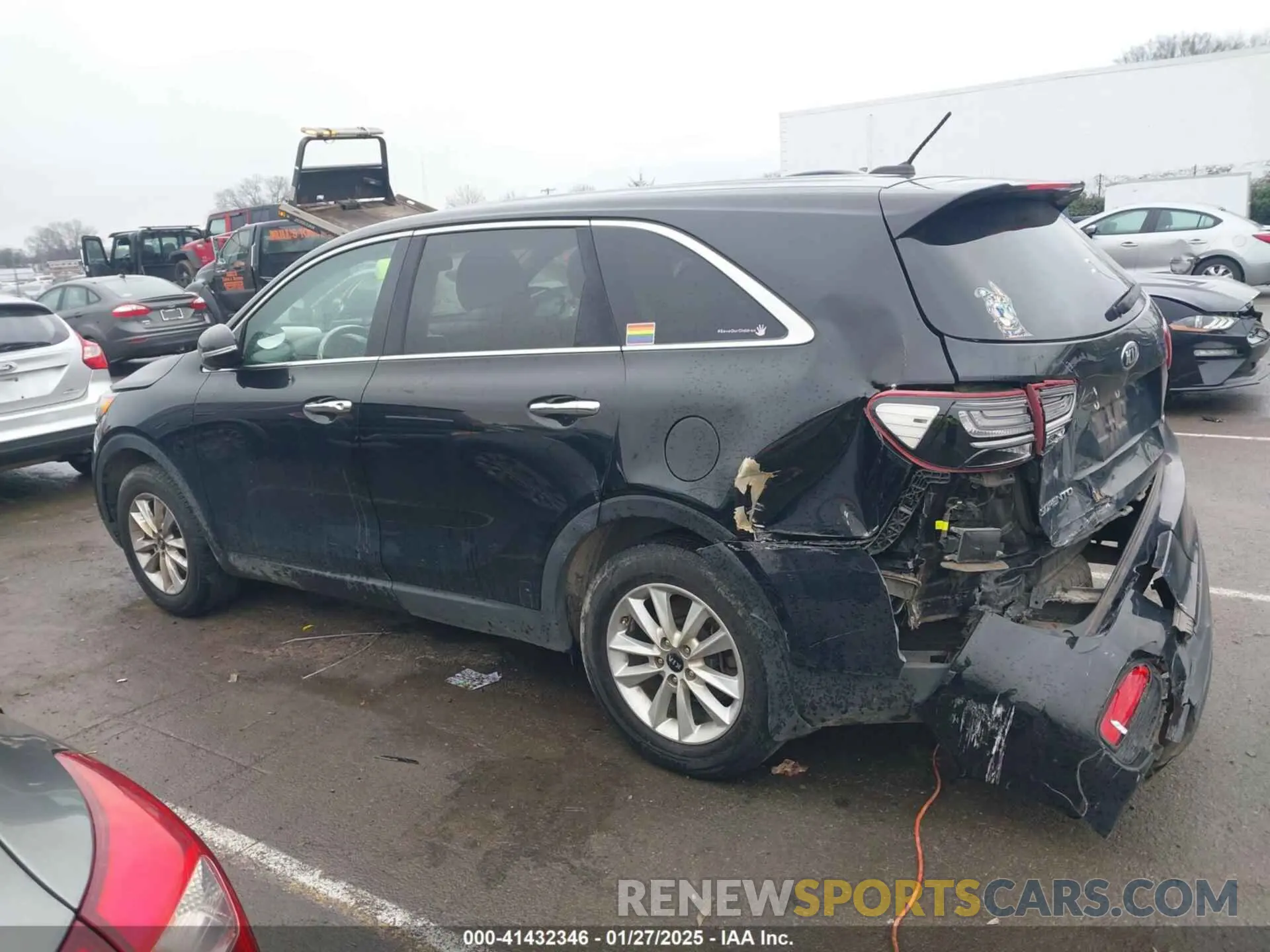 14 fotografías del automóvil dañado 5XYPG4A36KG575579 KIA SORENTO 2019