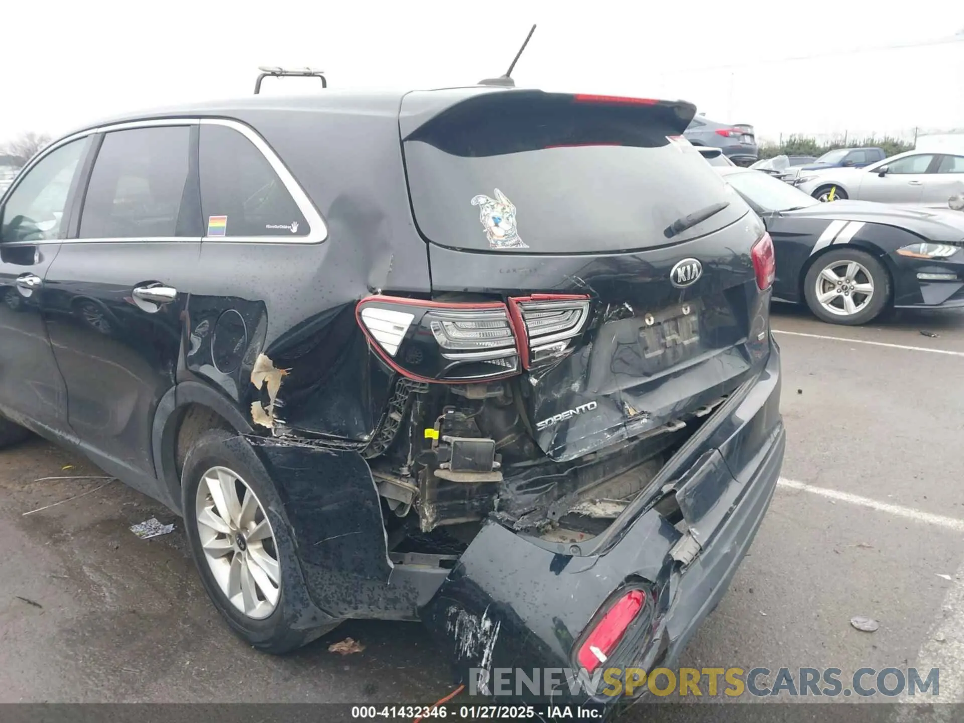 6 fotografías del automóvil dañado 5XYPG4A36KG575579 KIA SORENTO 2019