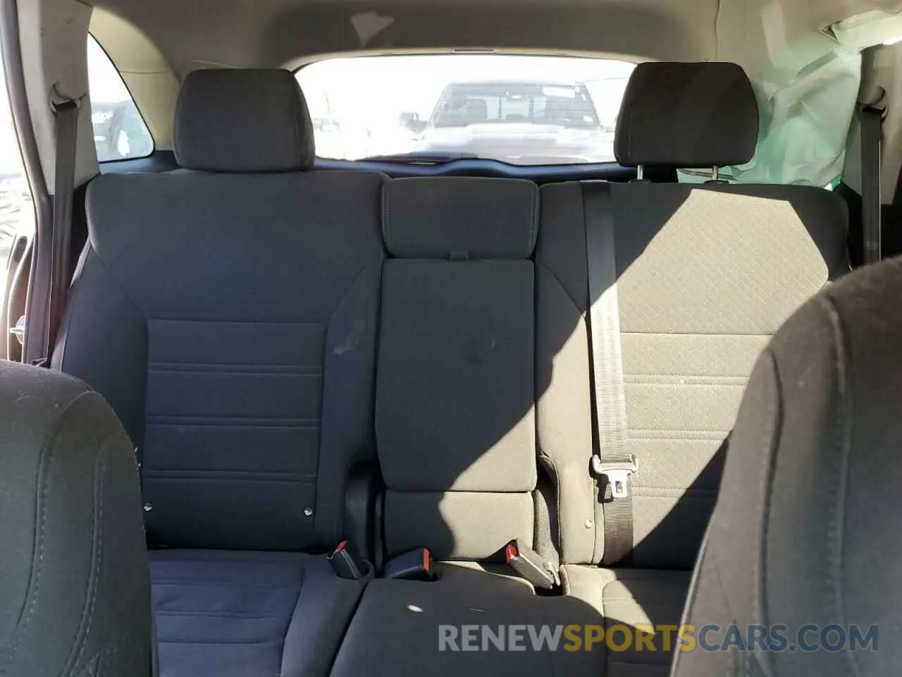 10 fotografías del automóvil dañado 5XYPG4A36KG582712 KIA SORENTO 2019