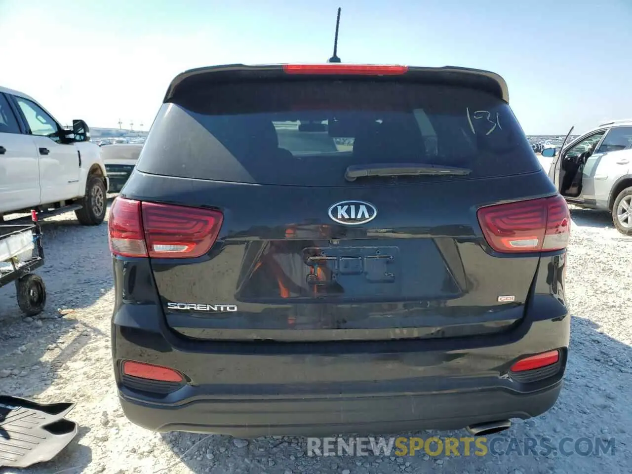 6 fotografías del automóvil dañado 5XYPG4A36KG582712 KIA SORENTO 2019