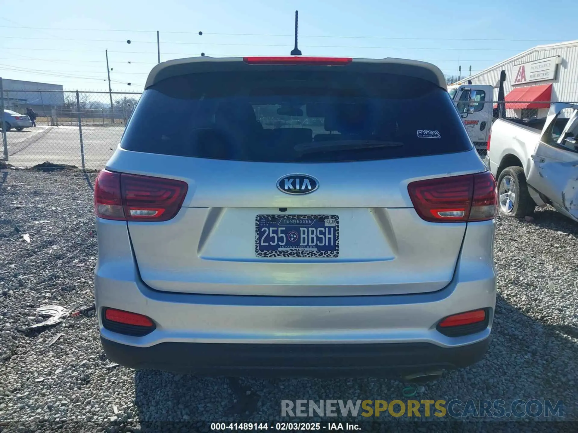 16 fotografías del automóvil dañado 5XYPG4A36KG583391 KIA SORENTO 2019