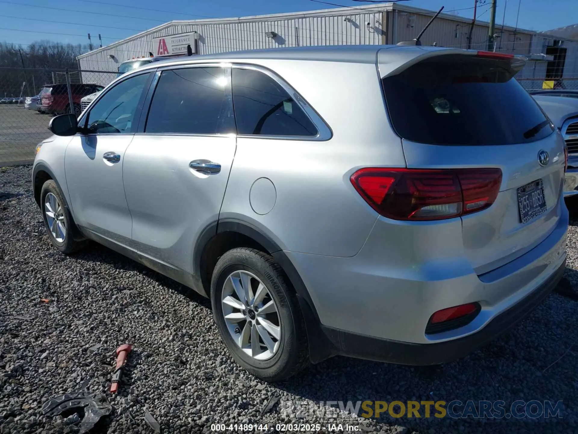 3 fotografías del automóvil dañado 5XYPG4A36KG583391 KIA SORENTO 2019