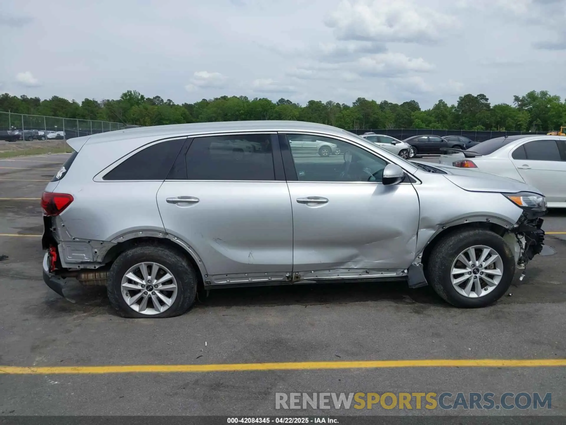 14 fotografías del automóvil dañado 5XYPG4A36KG593306 KIA SORENTO 2019