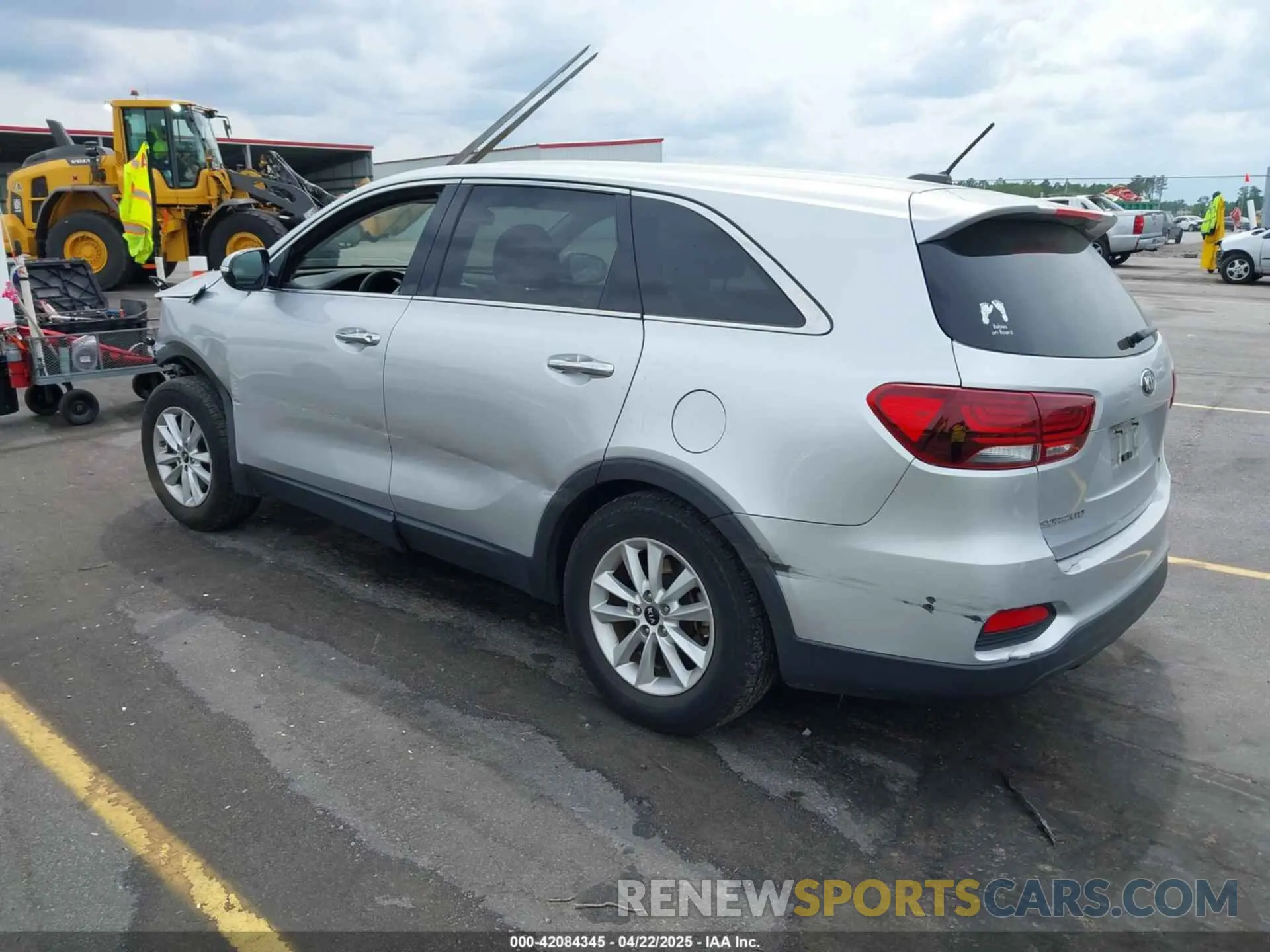 3 fotografías del automóvil dañado 5XYPG4A36KG593306 KIA SORENTO 2019
