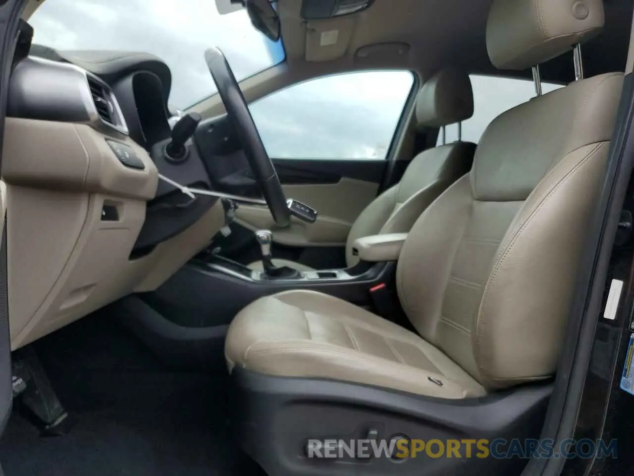 7 fotografías del automóvil dañado 5XYPG4A37KG480352 KIA SORENTO 2019