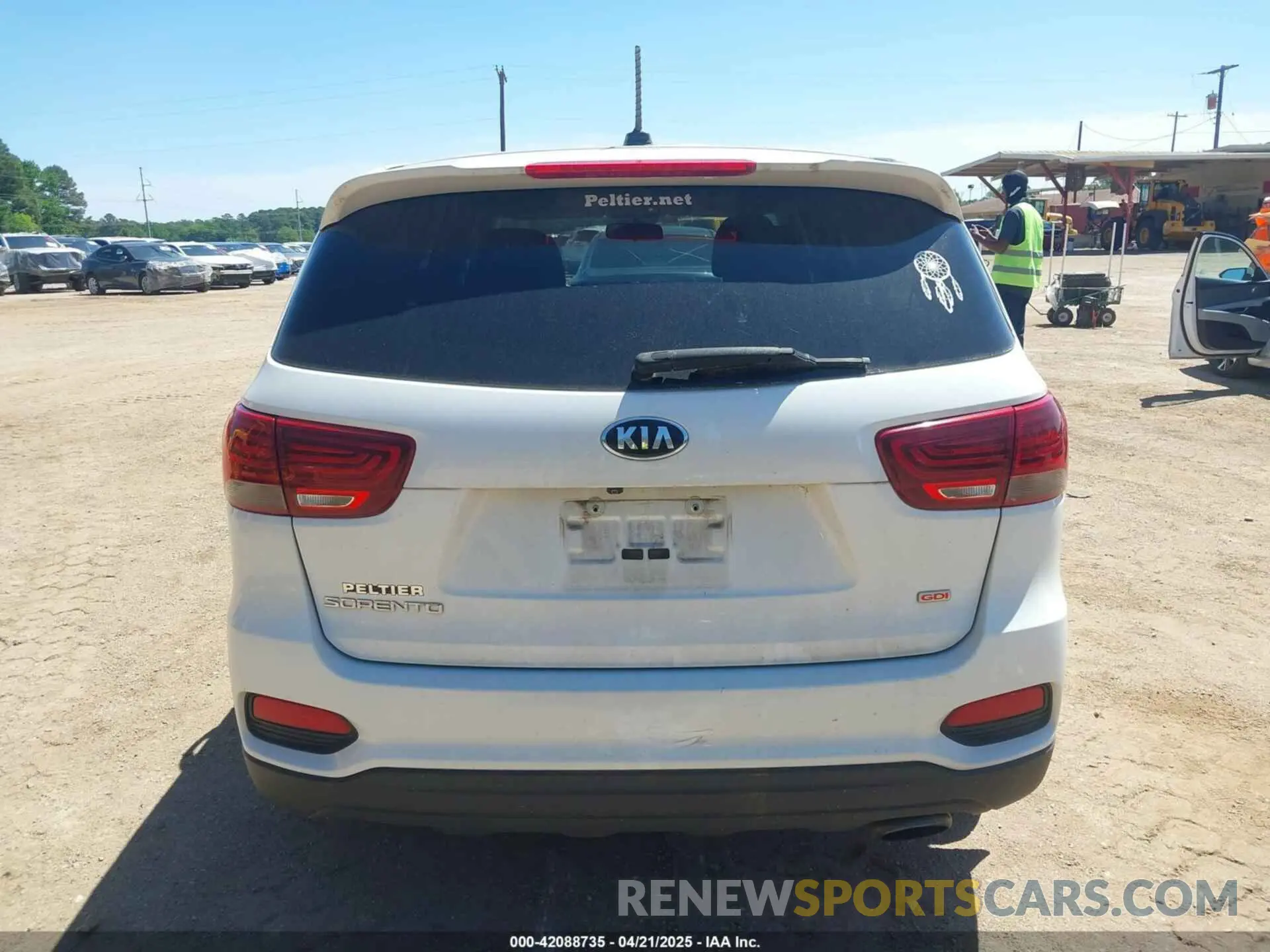 16 fotografías del automóvil dañado 5XYPG4A37KG511454 KIA SORENTO 2019