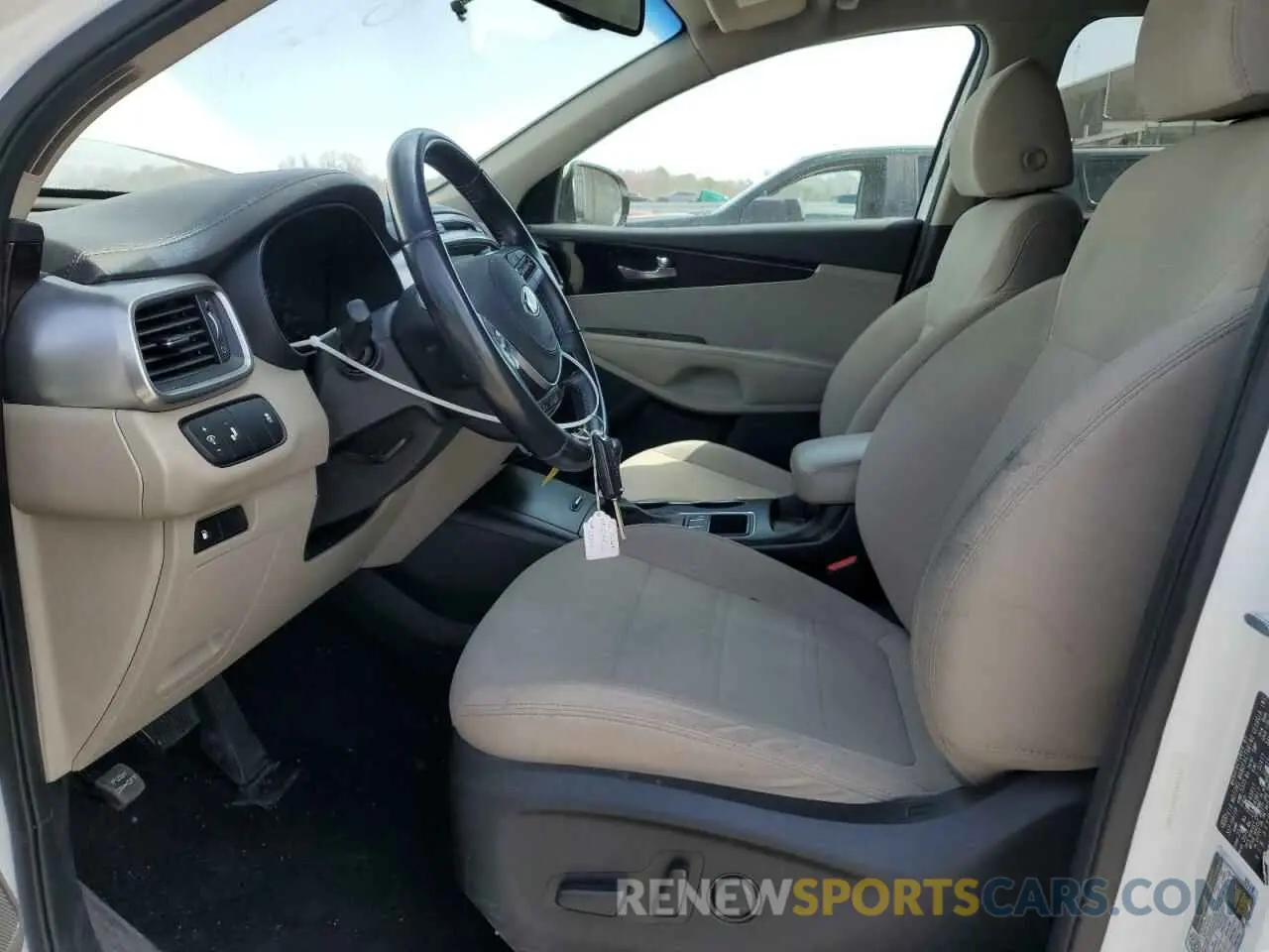 7 fotografías del automóvil dañado 5XYPG4A37KG515522 KIA SORENTO 2019