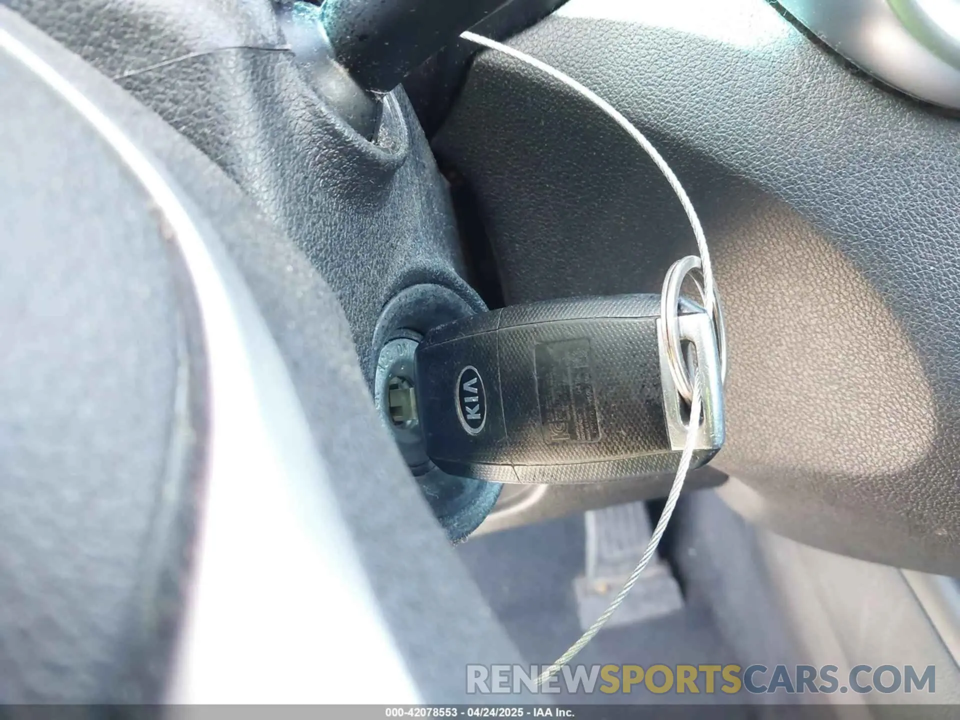 11 fotografías del automóvil dañado 5XYPG4A37KG530909 KIA SORENTO 2019