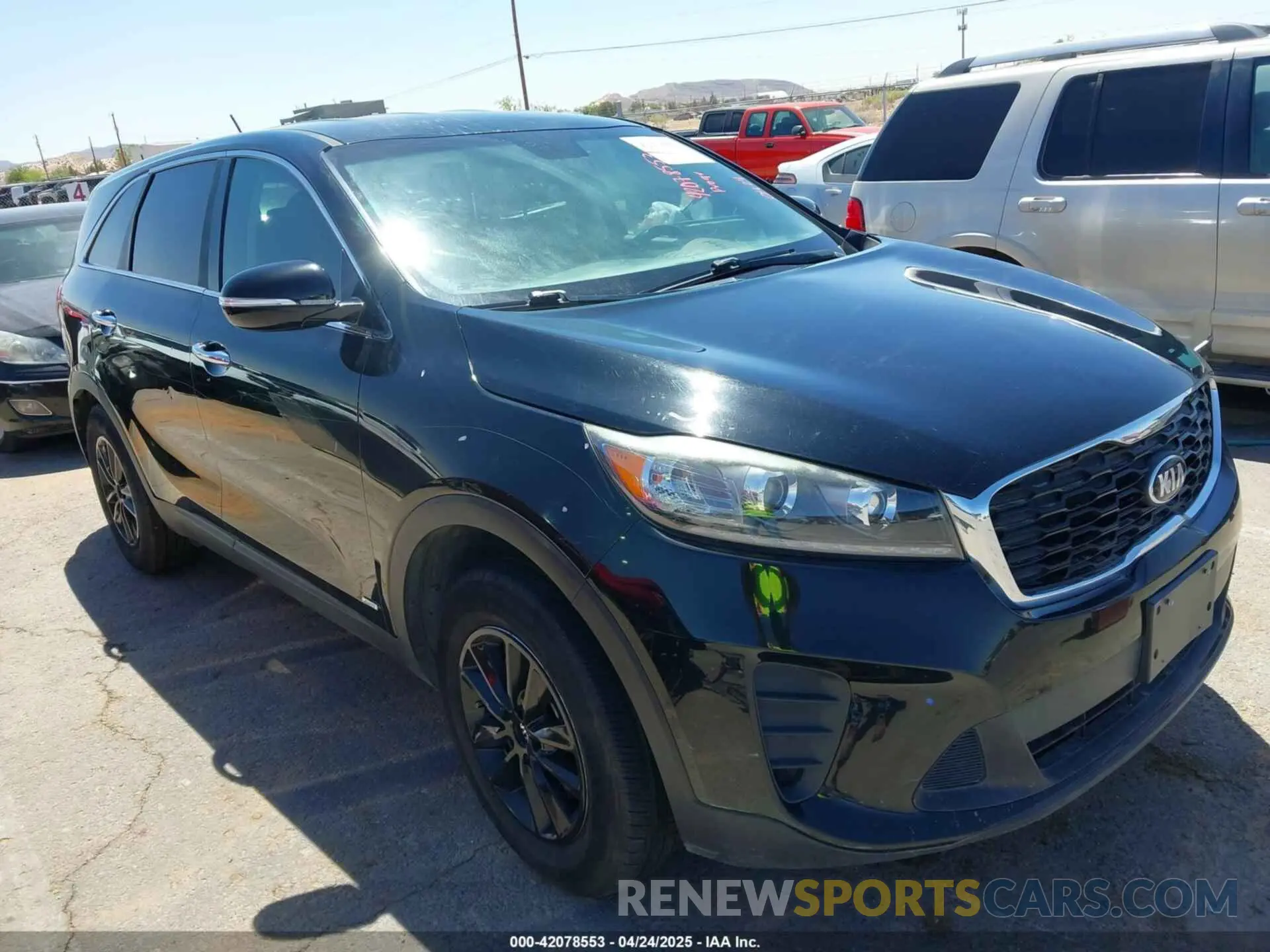 13 fotografías del automóvil dañado 5XYPG4A37KG530909 KIA SORENTO 2019
