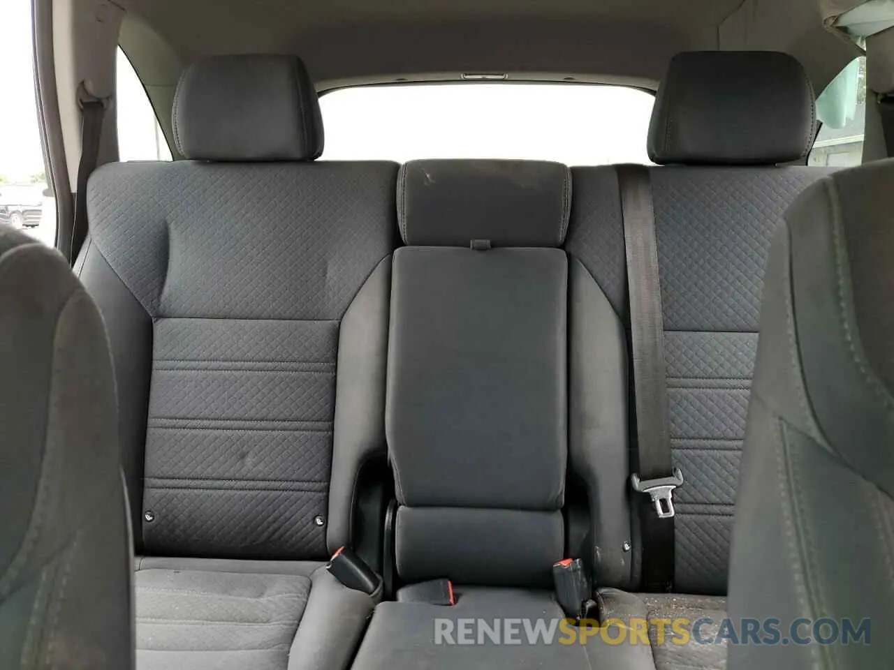 10 fotografías del automóvil dañado 5XYPG4A37KG531610 KIA SORENTO 2019
