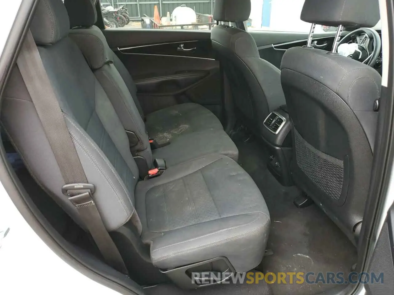 11 fotografías del automóvil dañado 5XYPG4A37KG531610 KIA SORENTO 2019