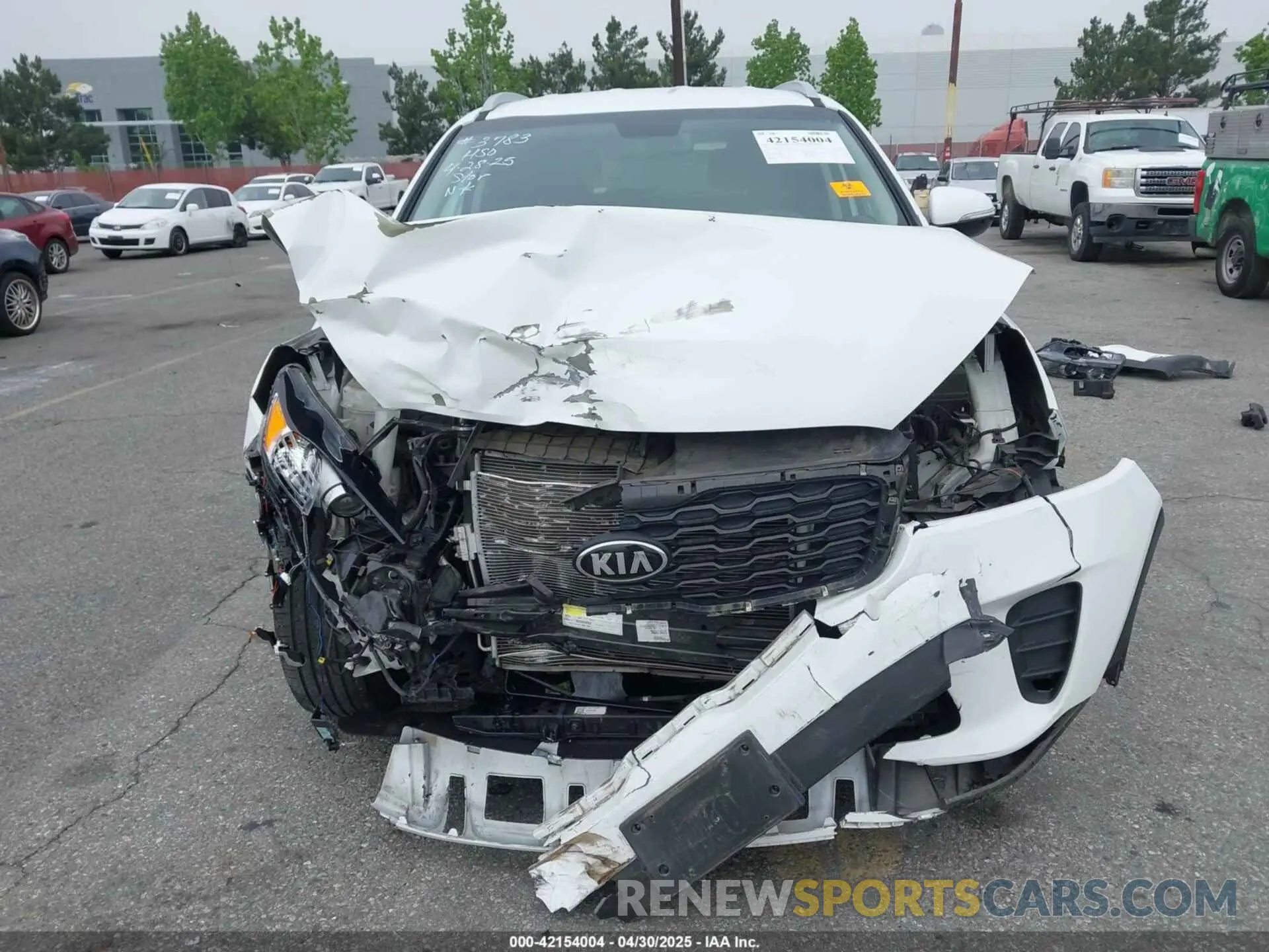 13 fotografías del automóvil dañado 5XYPG4A37KG589572 KIA SORENTO 2019