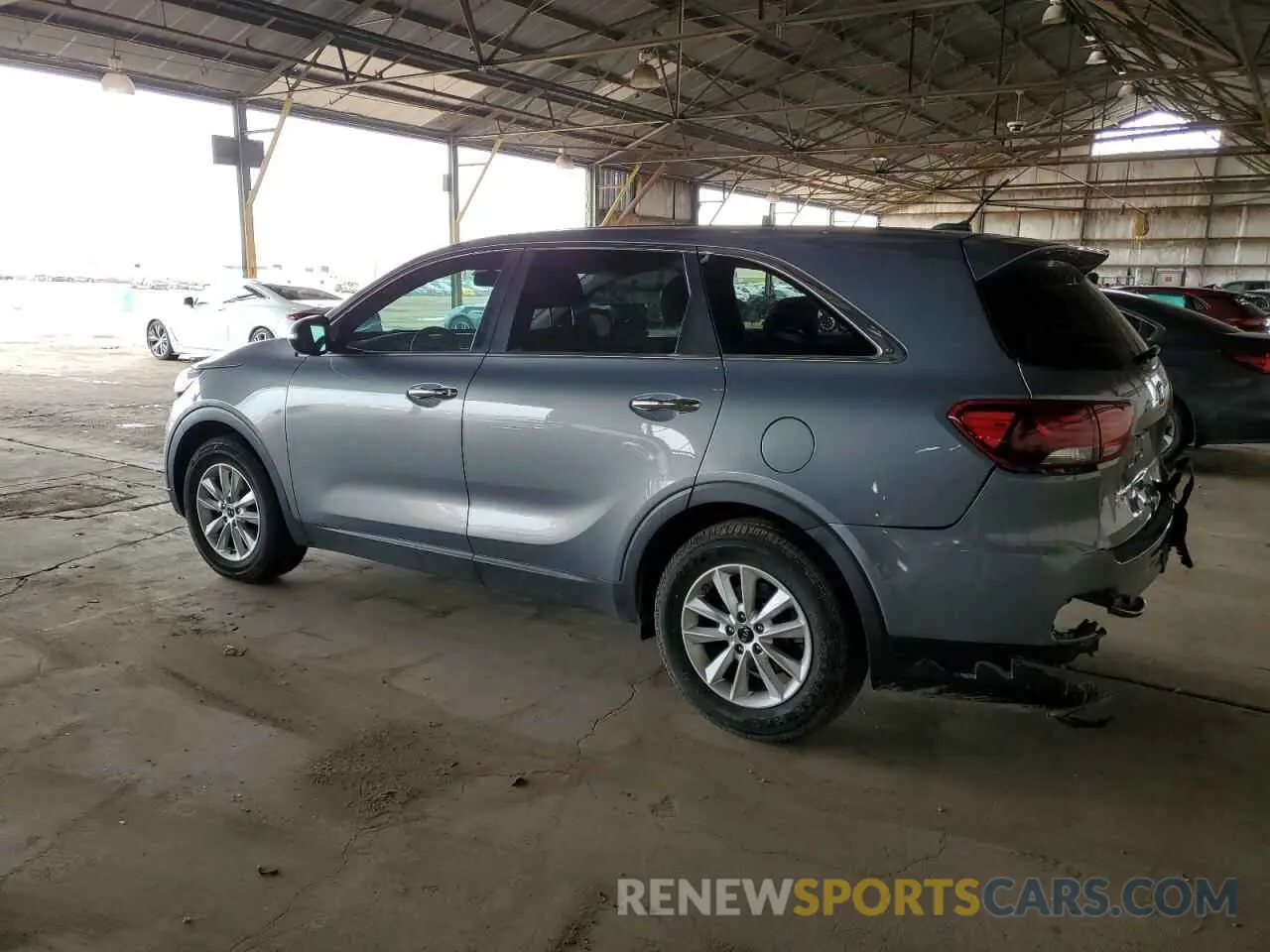 2 fotografías del automóvil dañado 5XYPG4A37KG603342 KIA SORENTO 2019