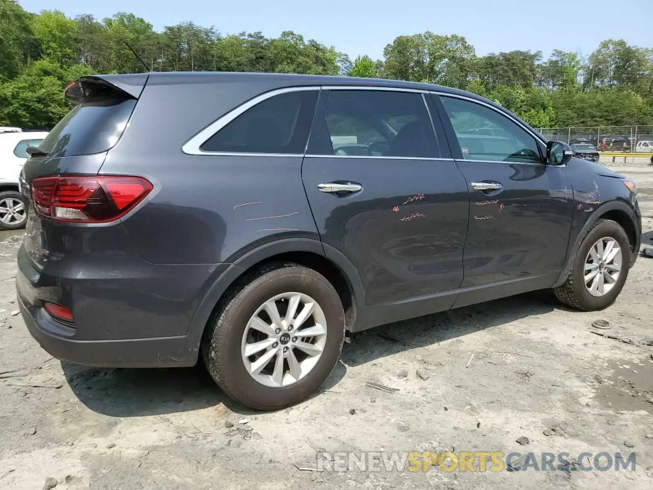 3 fotografías del automóvil dañado 5XYPG4A38KG510717 KIA SORENTO 2019
