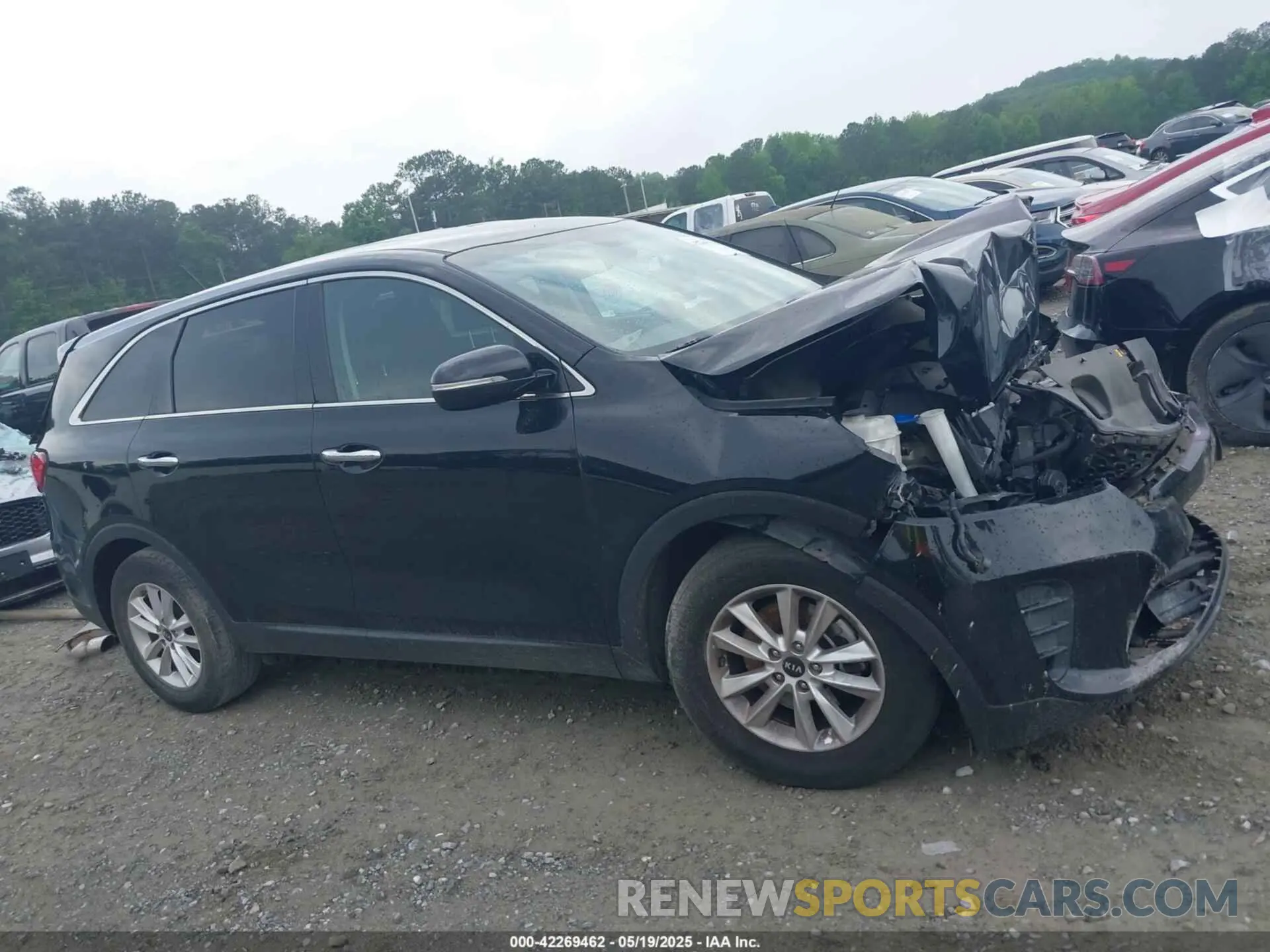 13 fotografías del automóvil dañado 5XYPG4A38KG581934 KIA SORENTO 2019