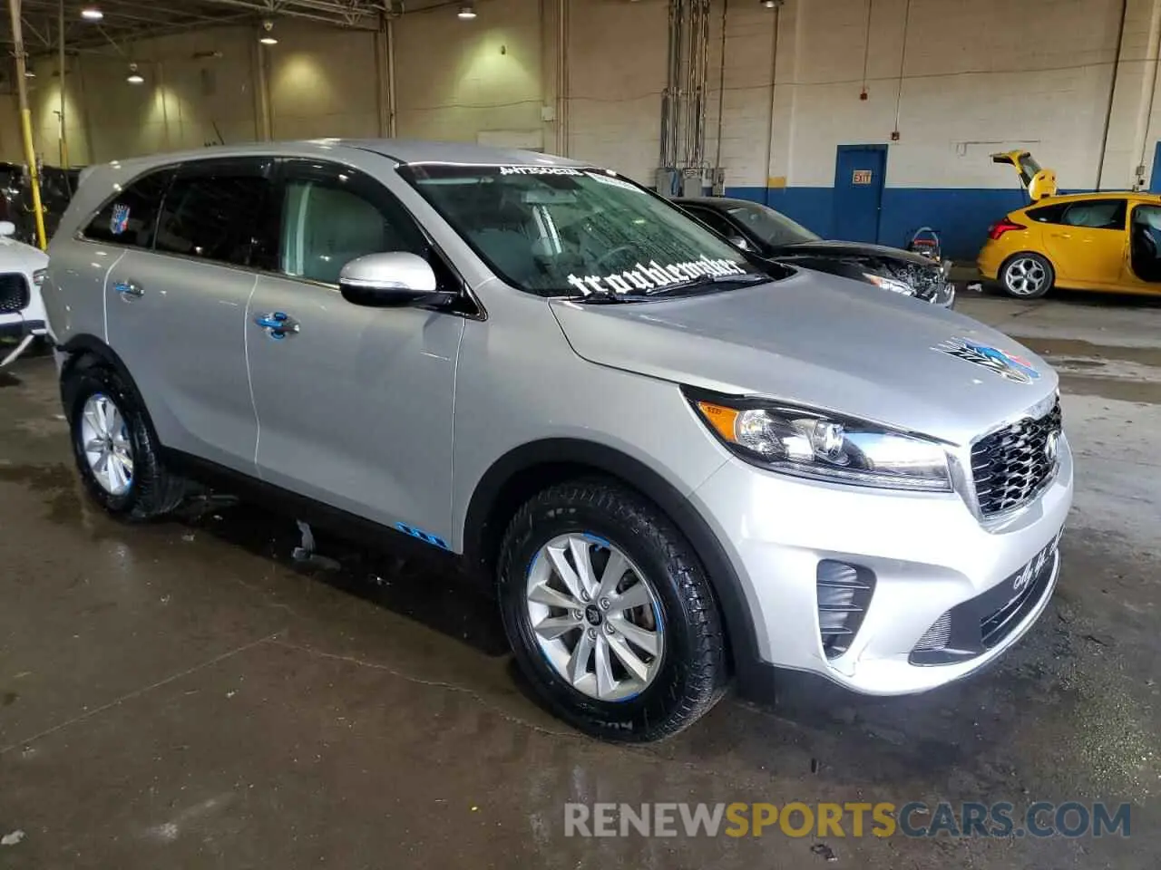 4 fotografías del automóvil dañado 5XYPG4A38KG595395 KIA SORENTO 2019