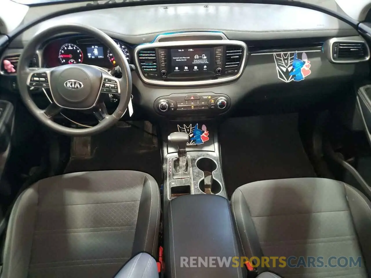 8 fotografías del automóvil dañado 5XYPG4A38KG595395 KIA SORENTO 2019