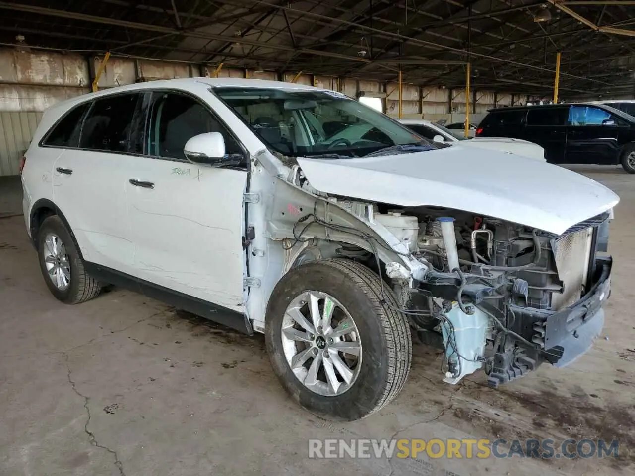 4 fotografías del automóvil dañado 5XYPG4A38KG611577 KIA SORENTO 2019