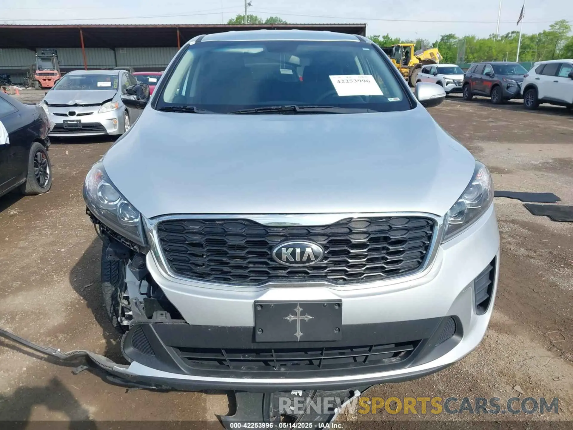 12 fotografías del automóvil dañado 5XYPG4A39KG463715 KIA SORENTO 2019